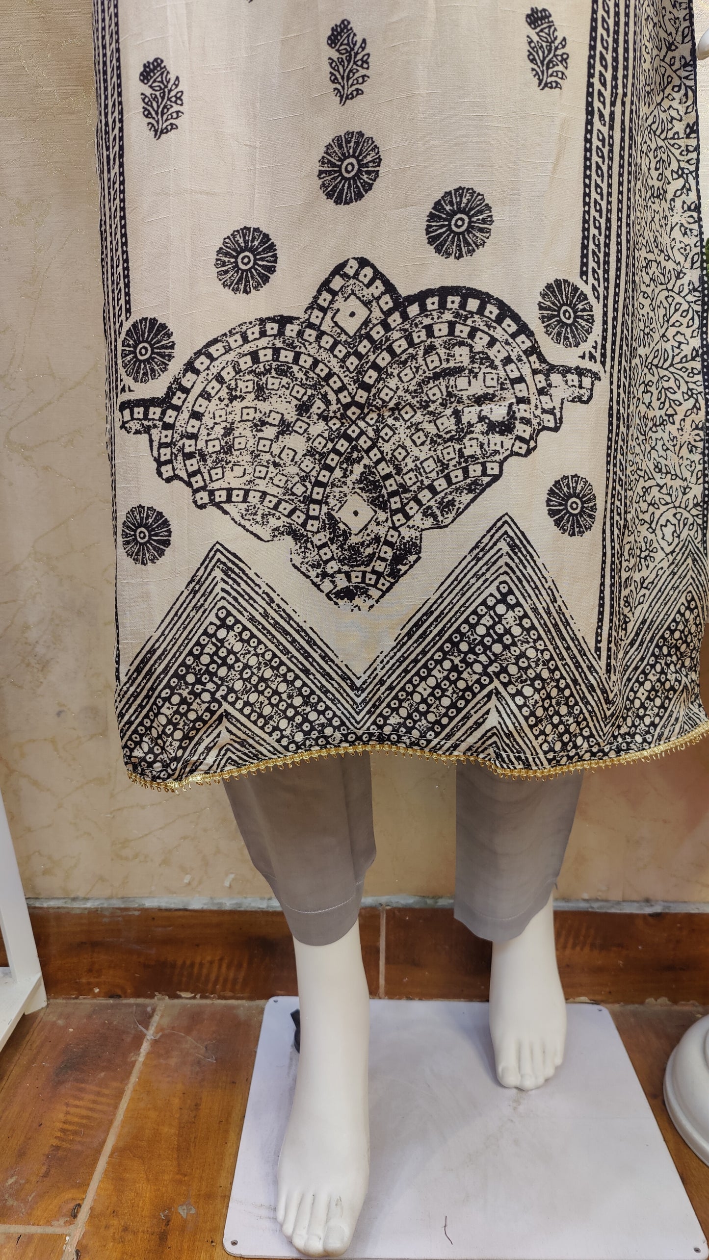 Pure Muslin Kurti with pant and dupatta M91750/AUR