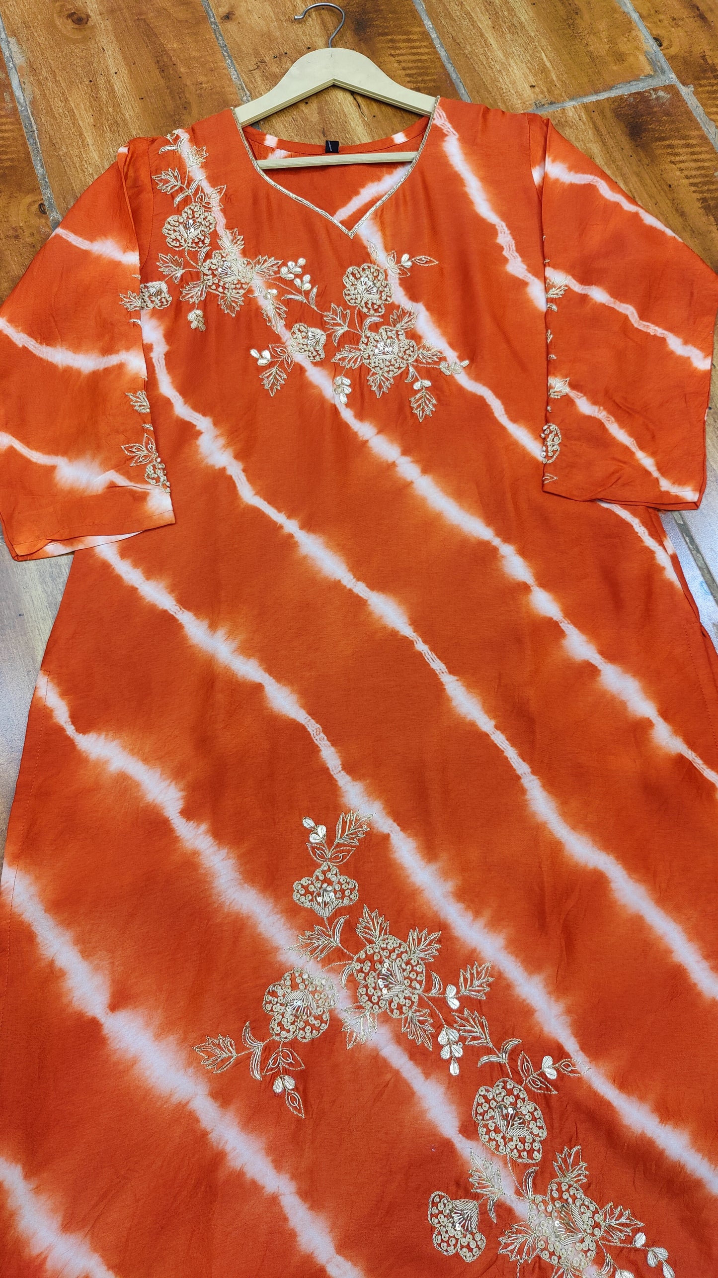 Pure Silk Lehariya Kurti with pant and Dupatta. M92100RF