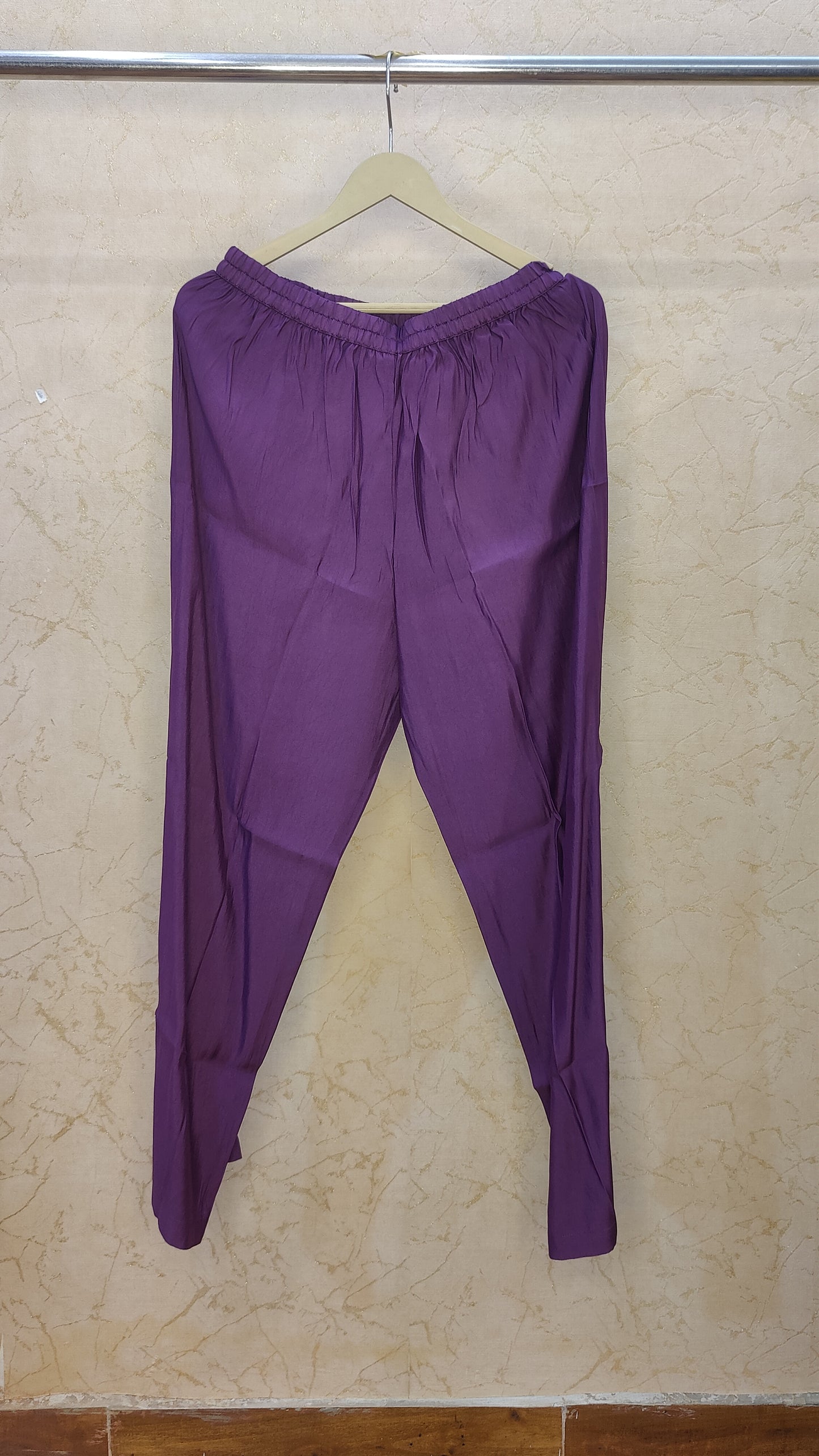 Mul Chanderi Kurti with pant and dupatta set M91425GB