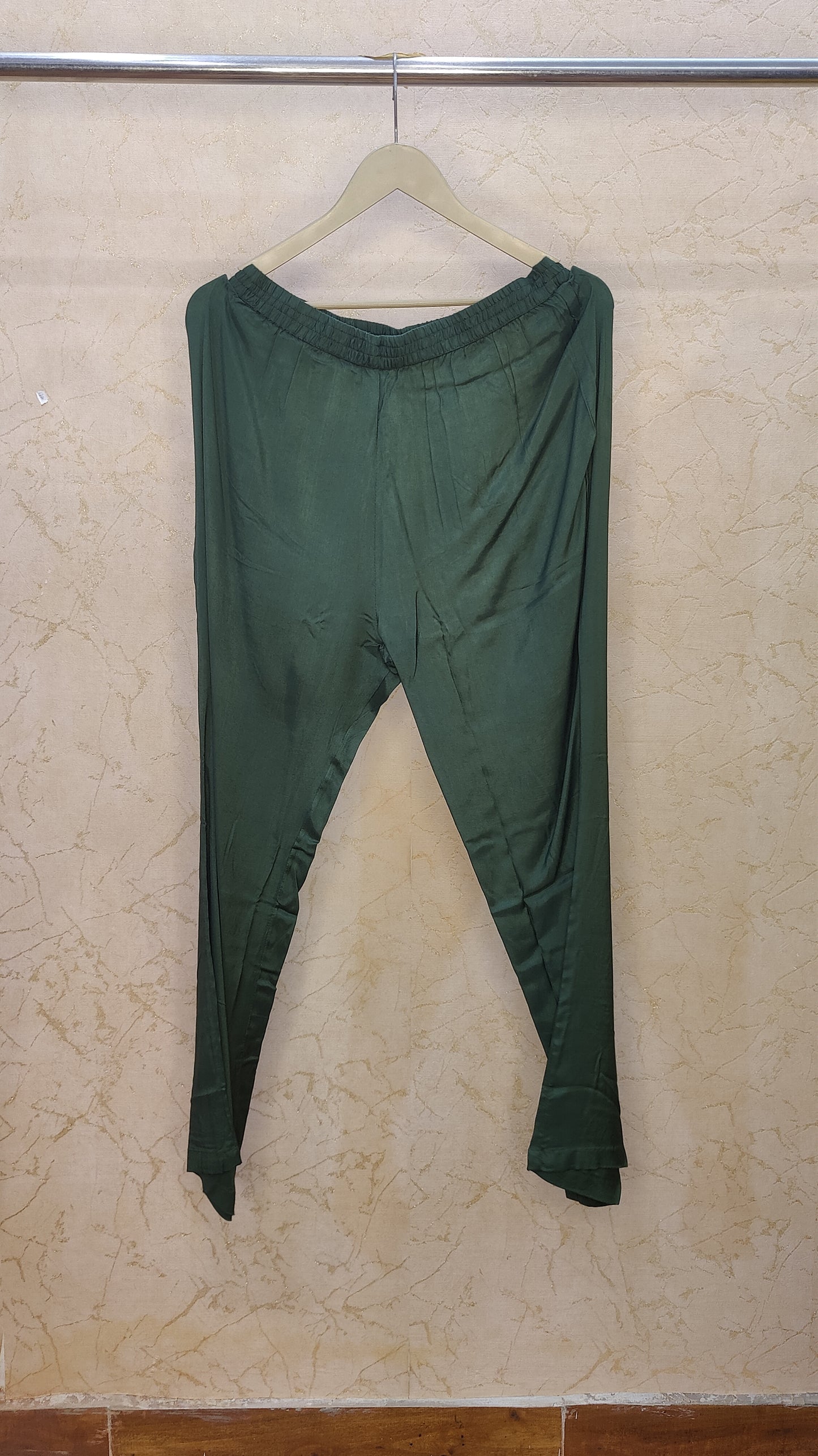 Pure Crape kurti with pant and dupatta set M92100AUR