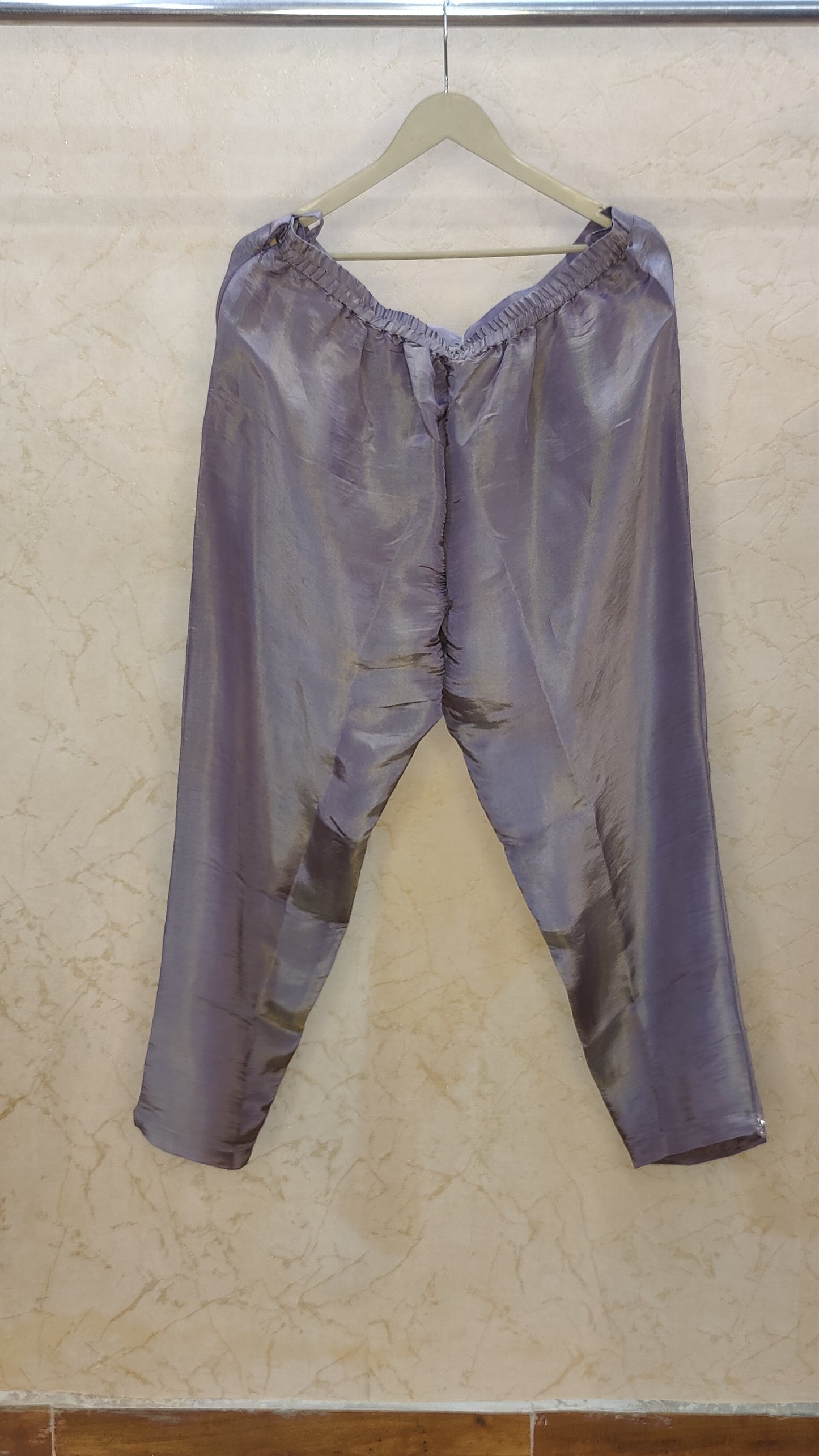 Tissue Silk Kurti with pant and dupatta. M92200GB