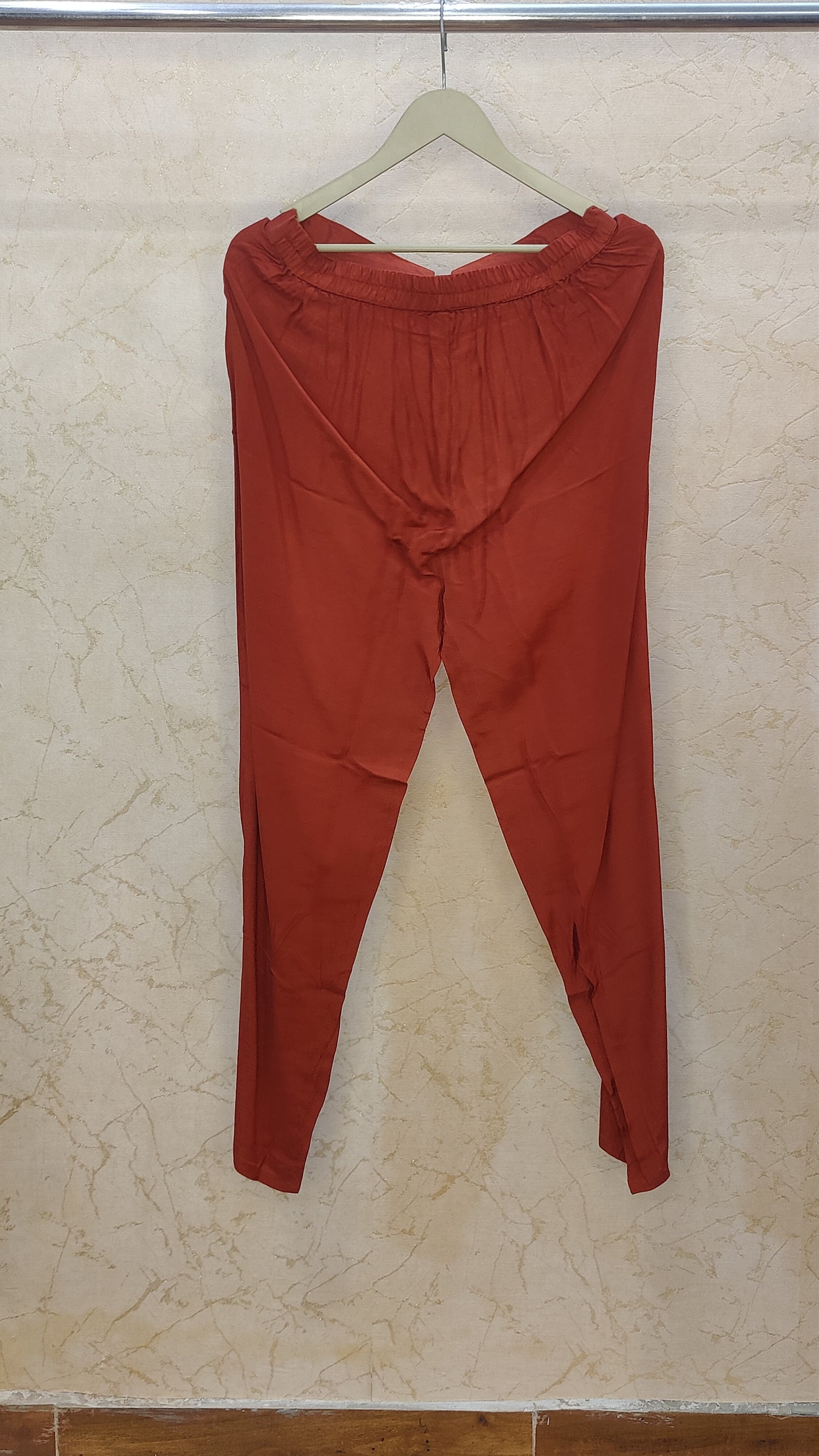 Silk Kurti with pant and Dupatta set. M91850AUR