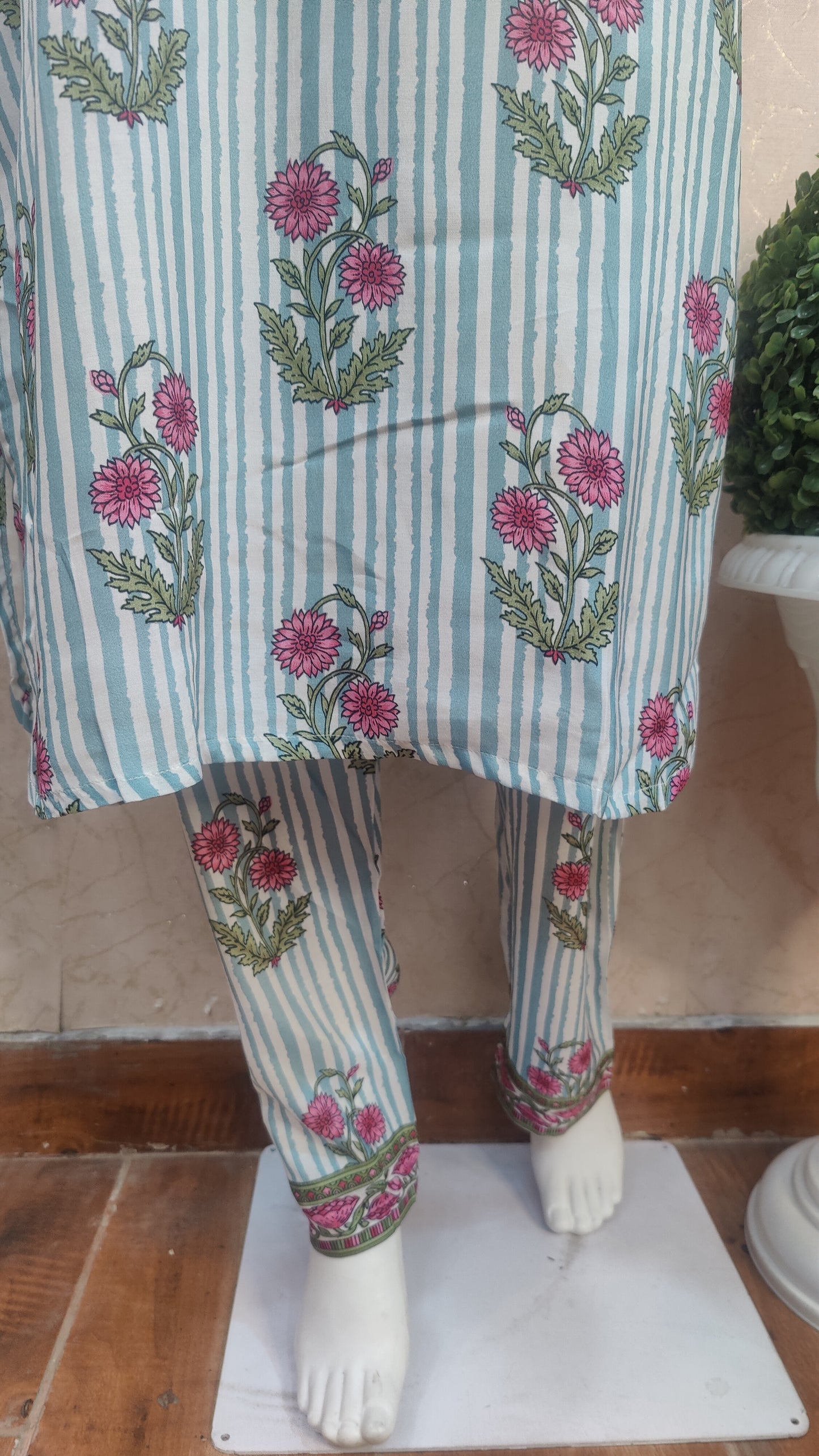 Pure Muslin Kurti with pant M91195/GB