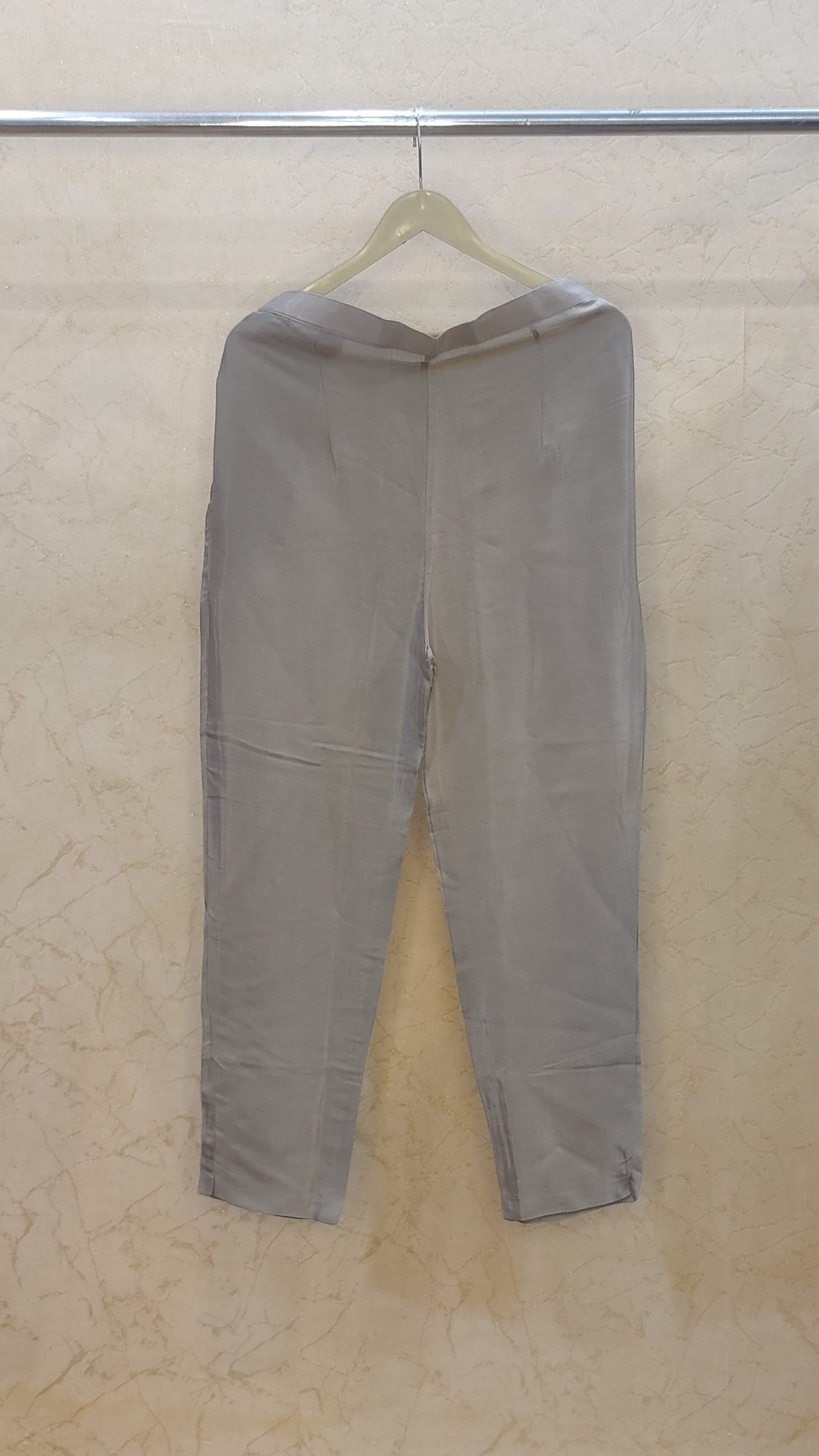 Mul Chanderi Kurti with pant and Dupatta set. M92500RF