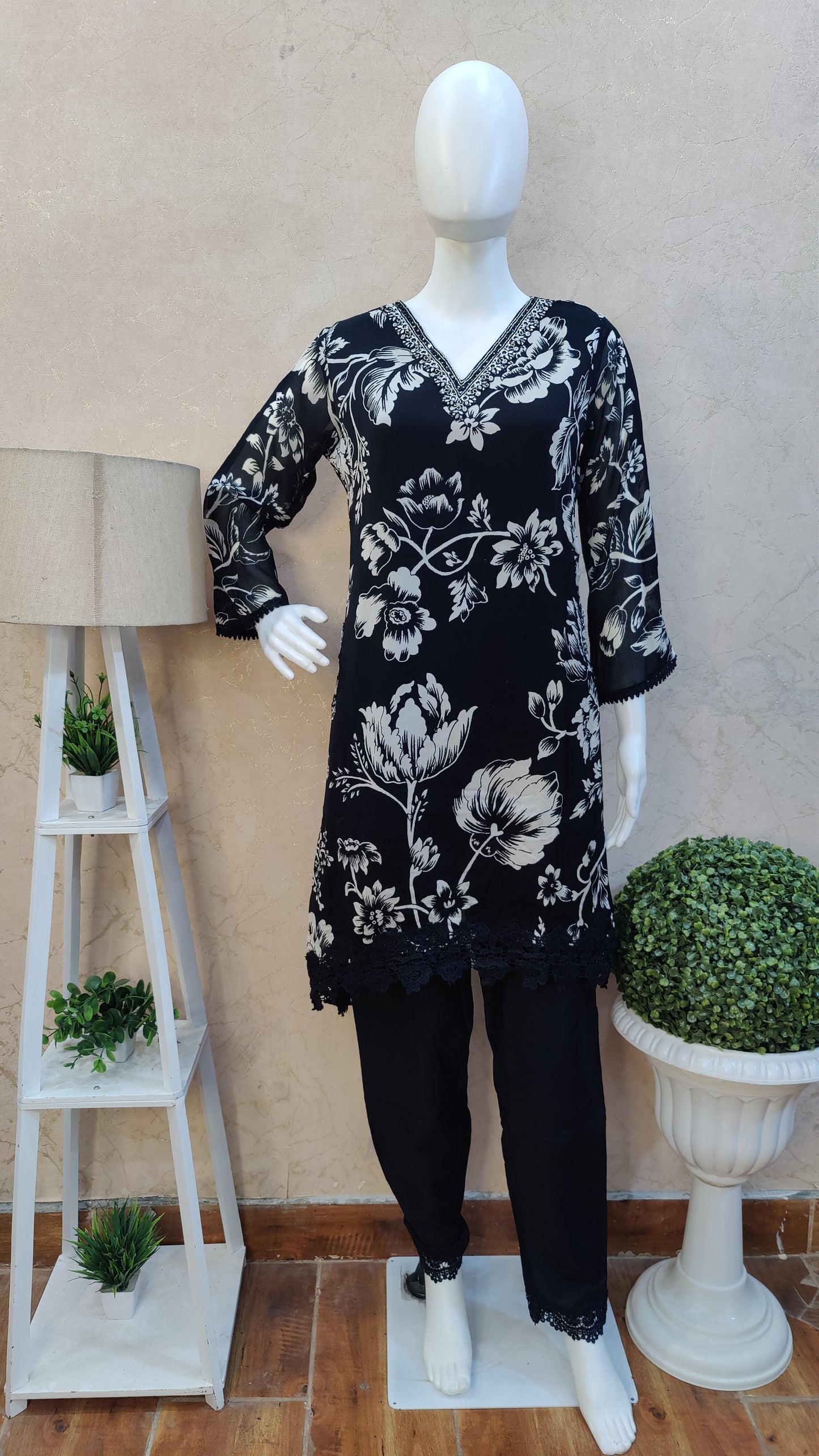 Pure Chinon kurti with pant and Dupatta M92300/AUR