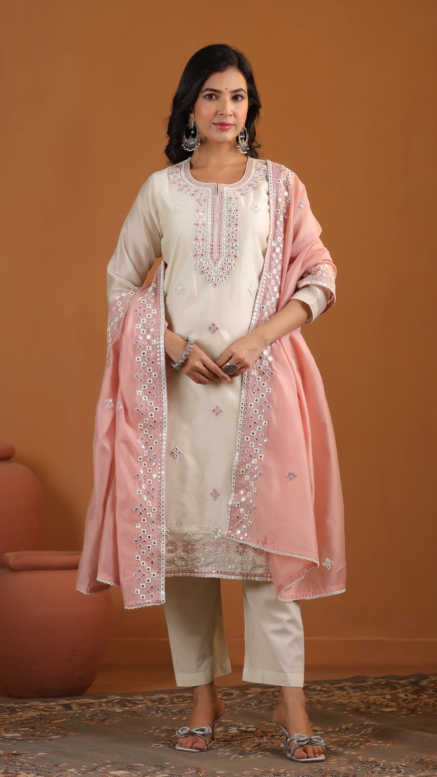 Chanderi Kurti with pant and Dupatta. OM91970GB