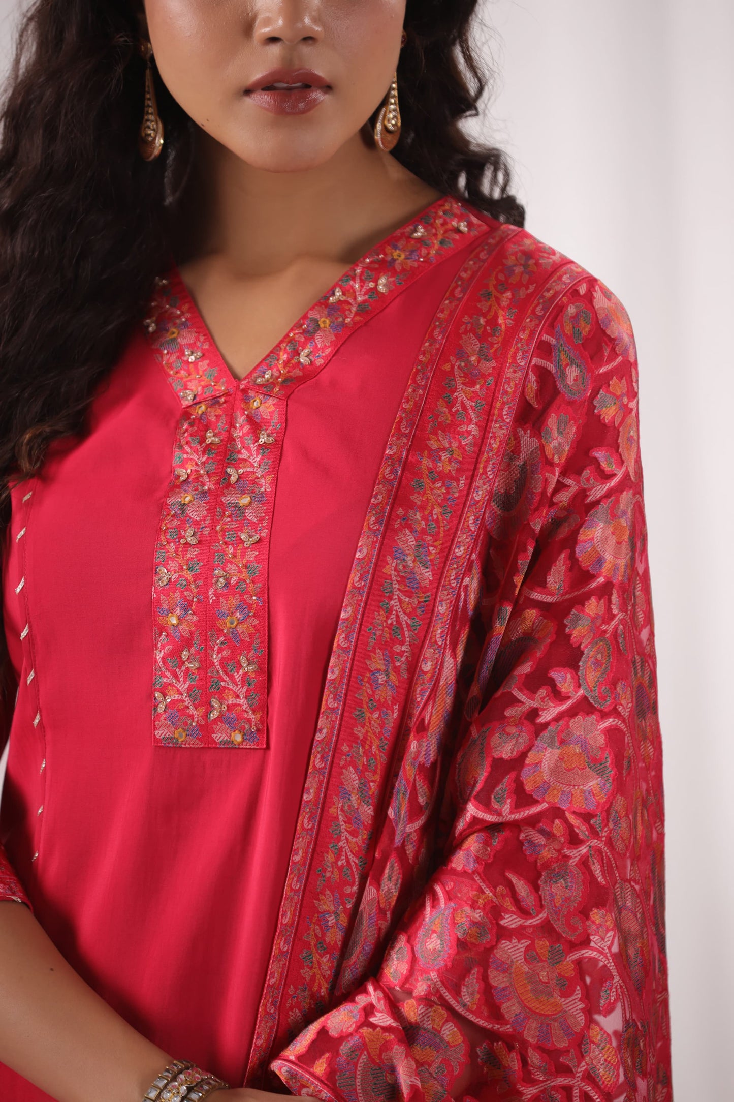 Muslin Kurti with pant and Dupatta.