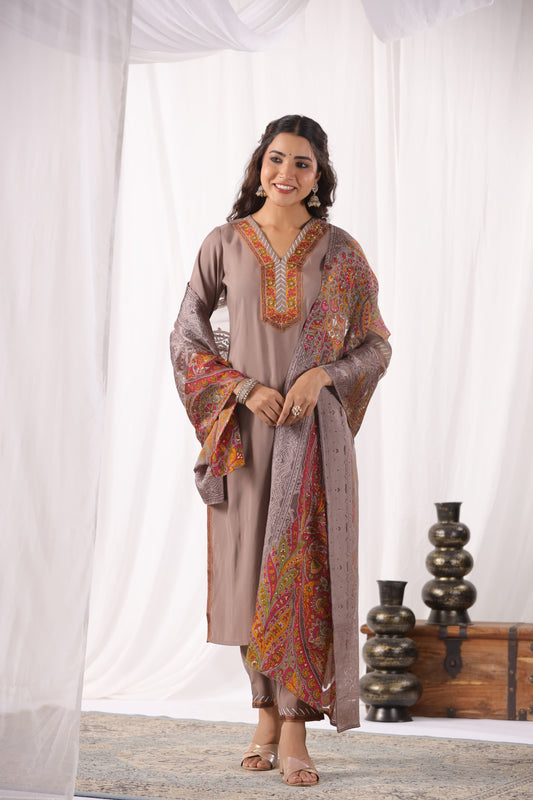 Muslin Kurti with pant and Dupatta. OM91565GBE