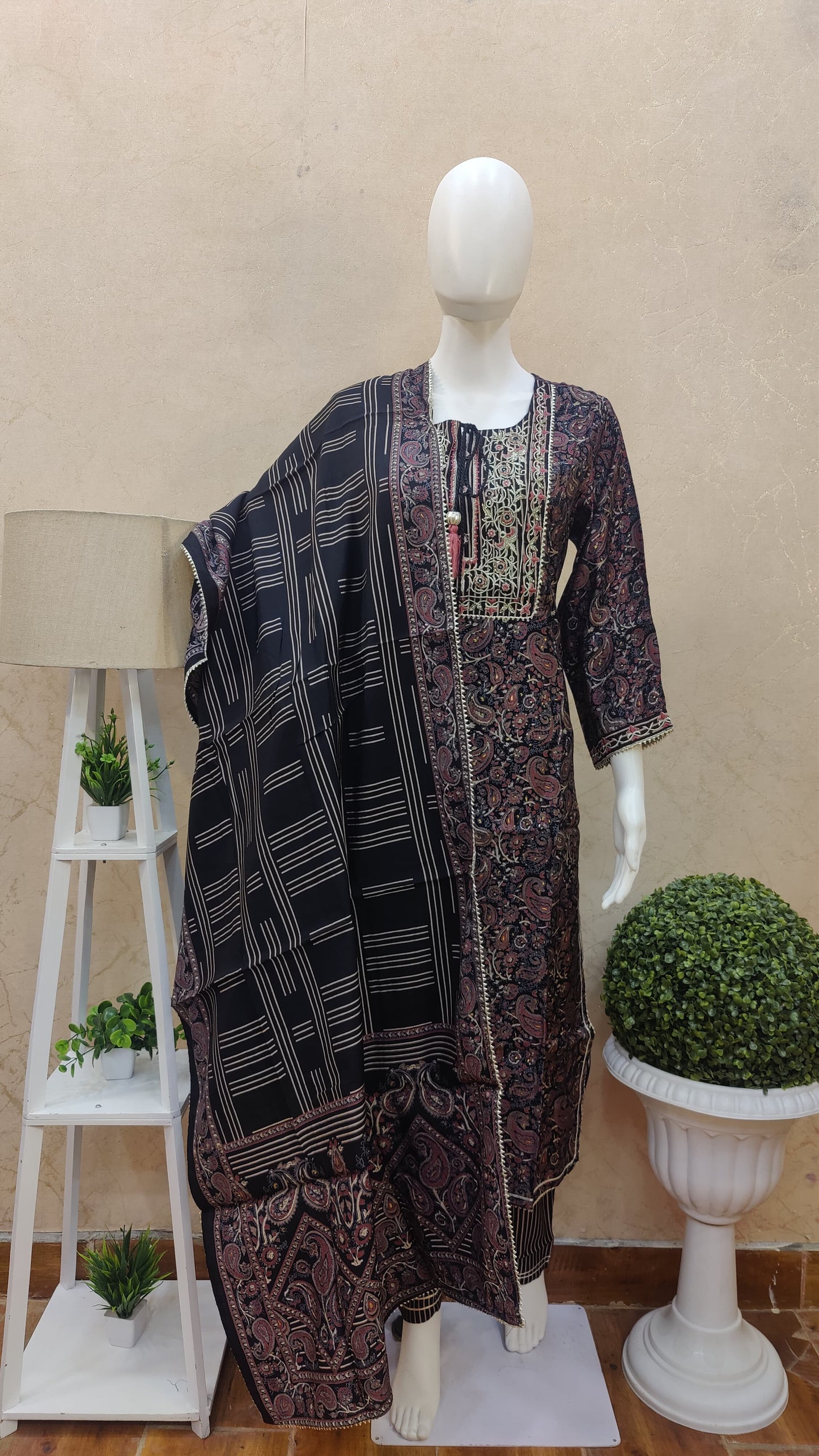 Muslin kurti with pant and Dupatta JM91485