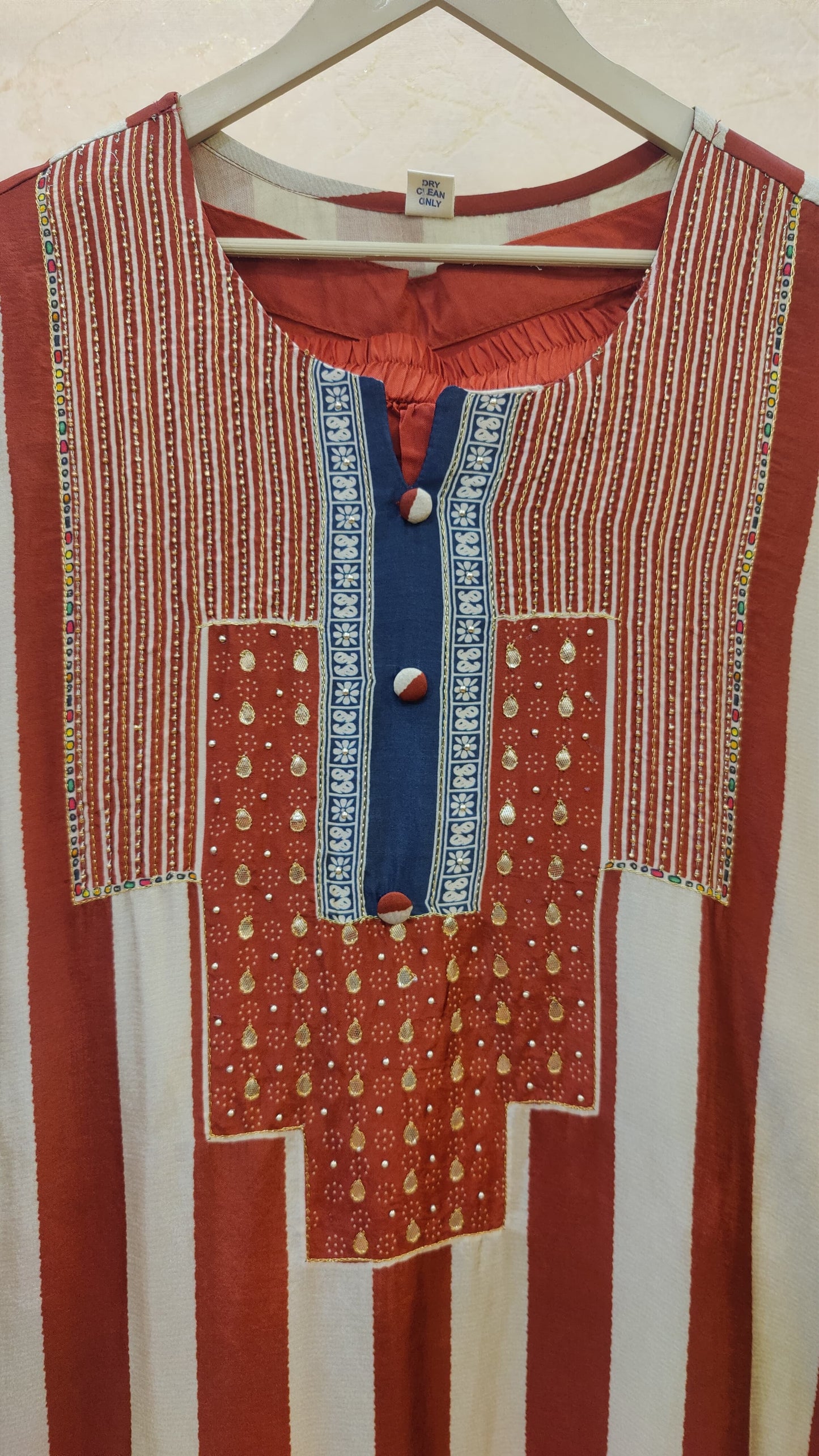 Silk Kurti with pant and Dupatta set. M91850AUR