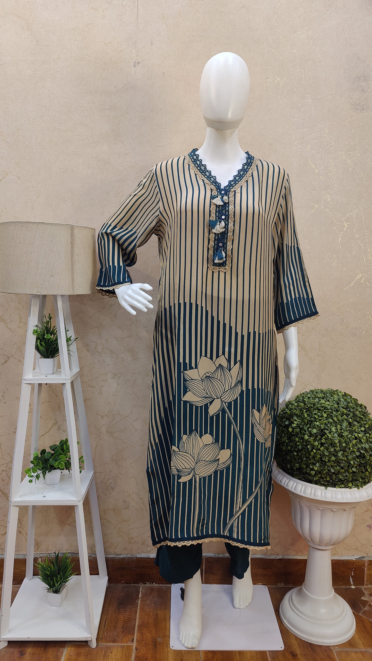 Pure Crape kurti with pant and Dupatta M1750GBC