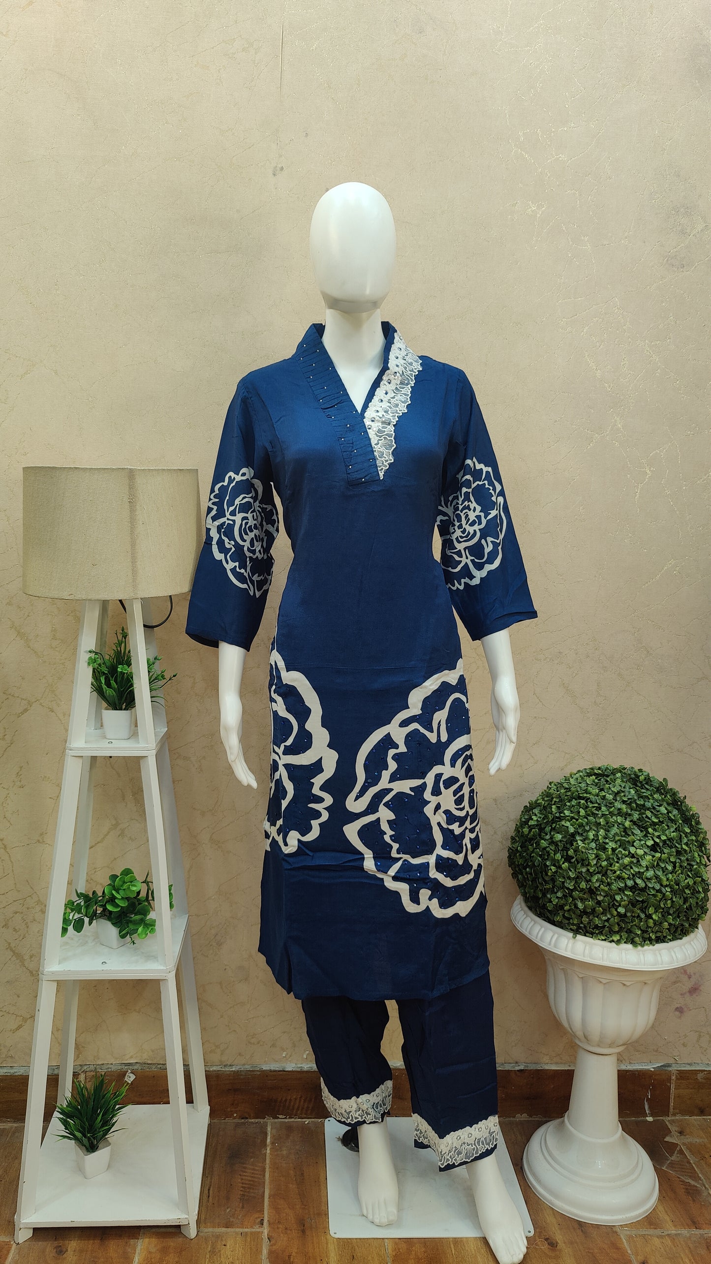 Muslin Kurti with pant and Dupatta M1850AUMUS