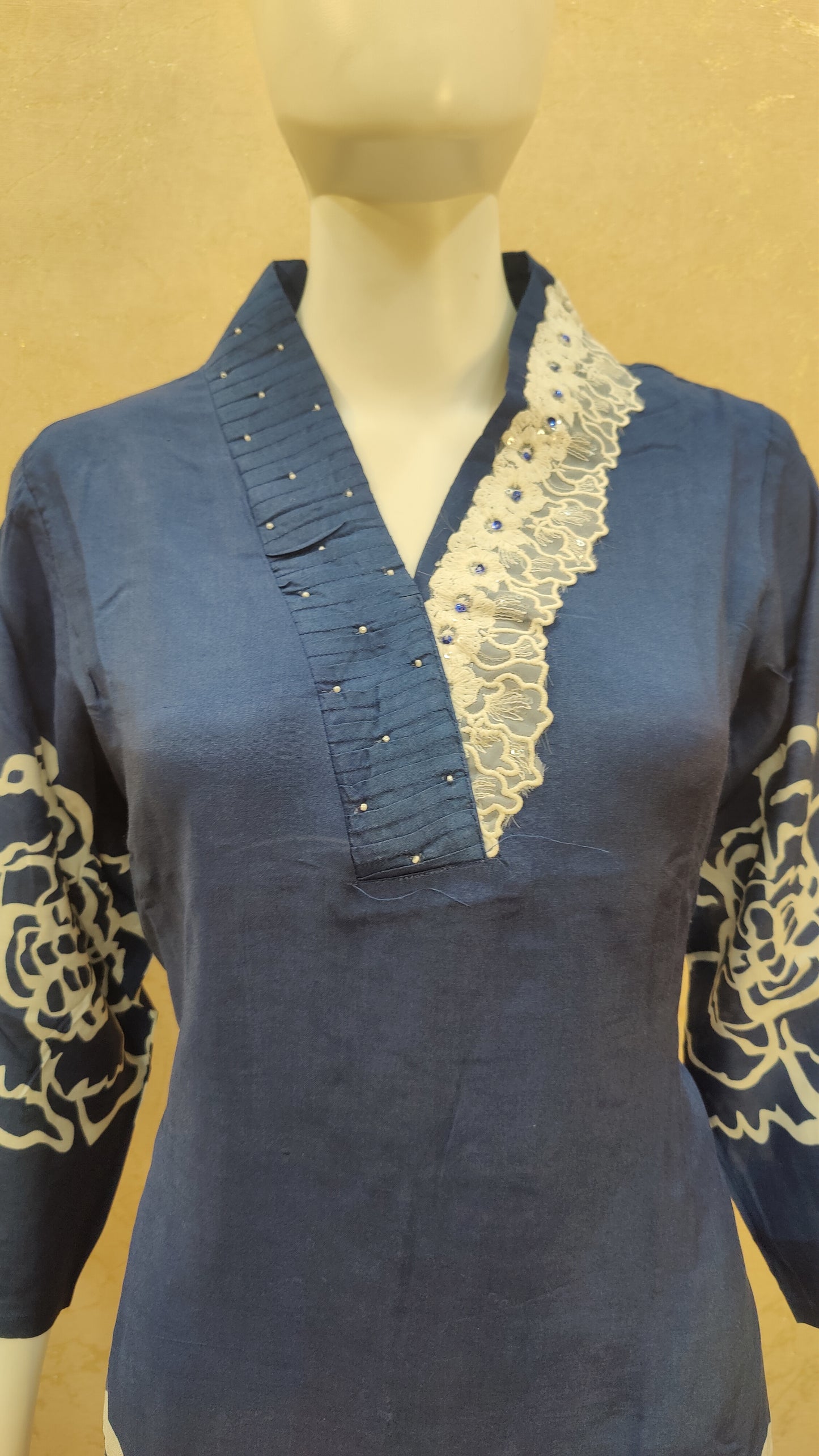 Muslin Kurti with pant and Dupatta M1850AUMUS