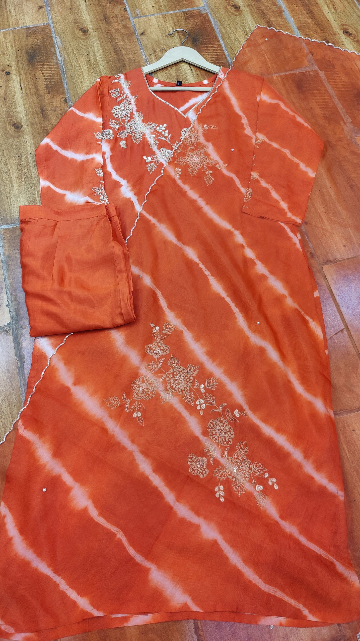 Pure Silk Lehariya Kurti with pant and Dupatta. M92100RF