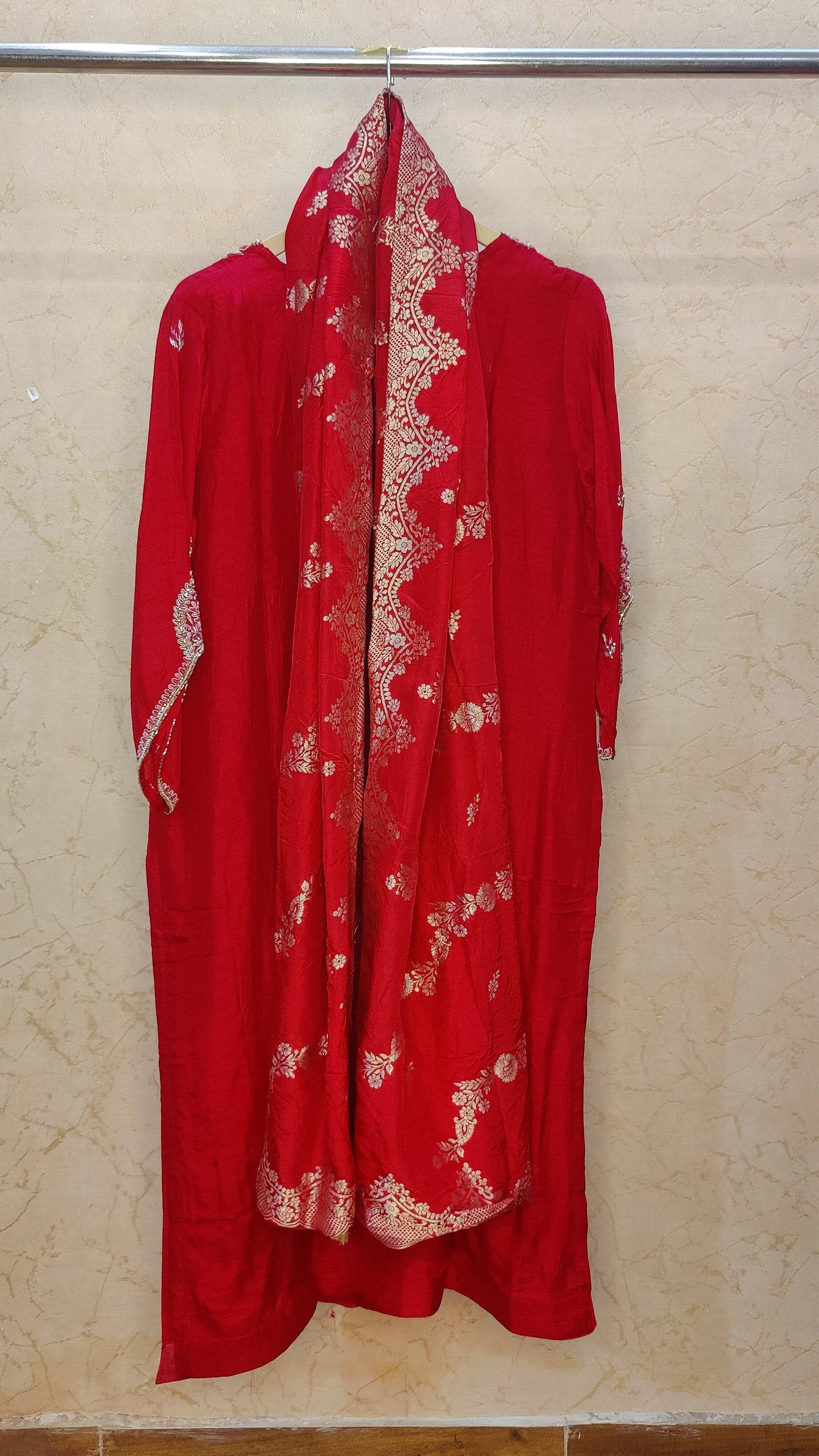Pure Silk Kurti with pant and dupatta set M91970AUR