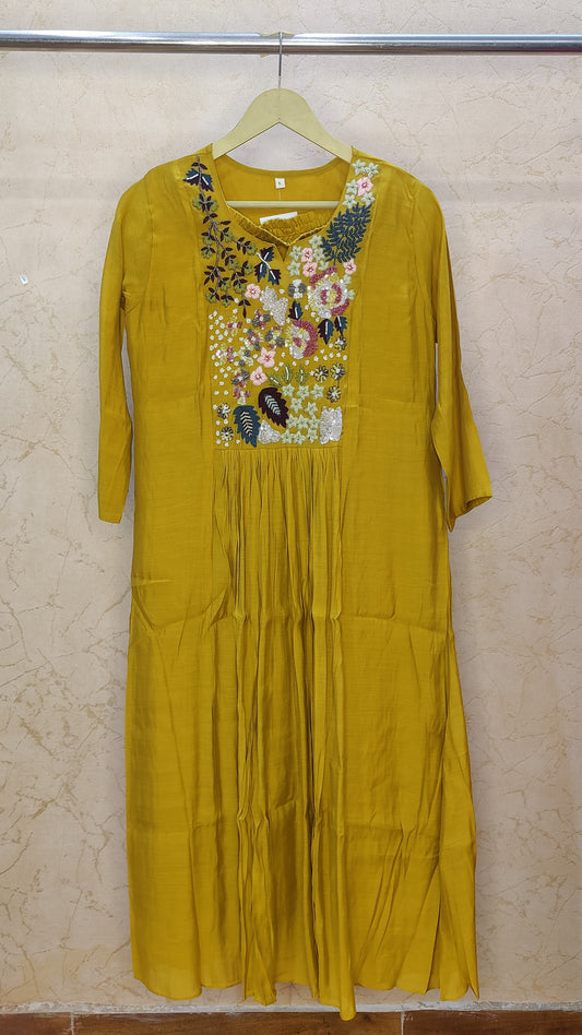 Mul Chanderi Kurti With Pant And Dupatta set M91750SF