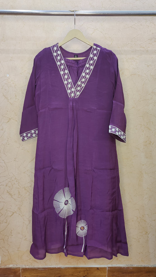 Mul Chanderi Kurti with pant and dupatta set M91425GB