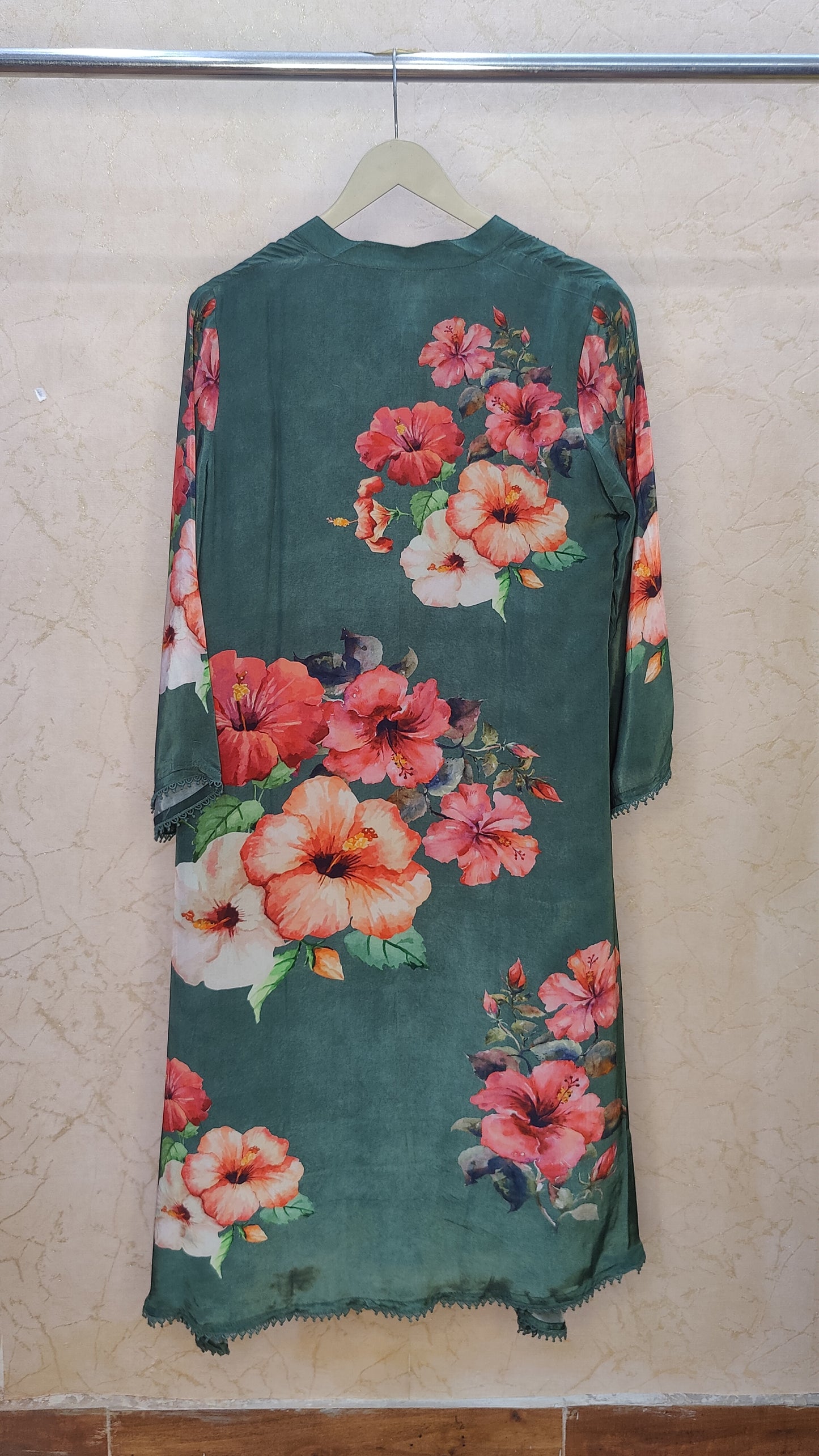 Pure Crape kurti with pant and dupatta set M92100AUR