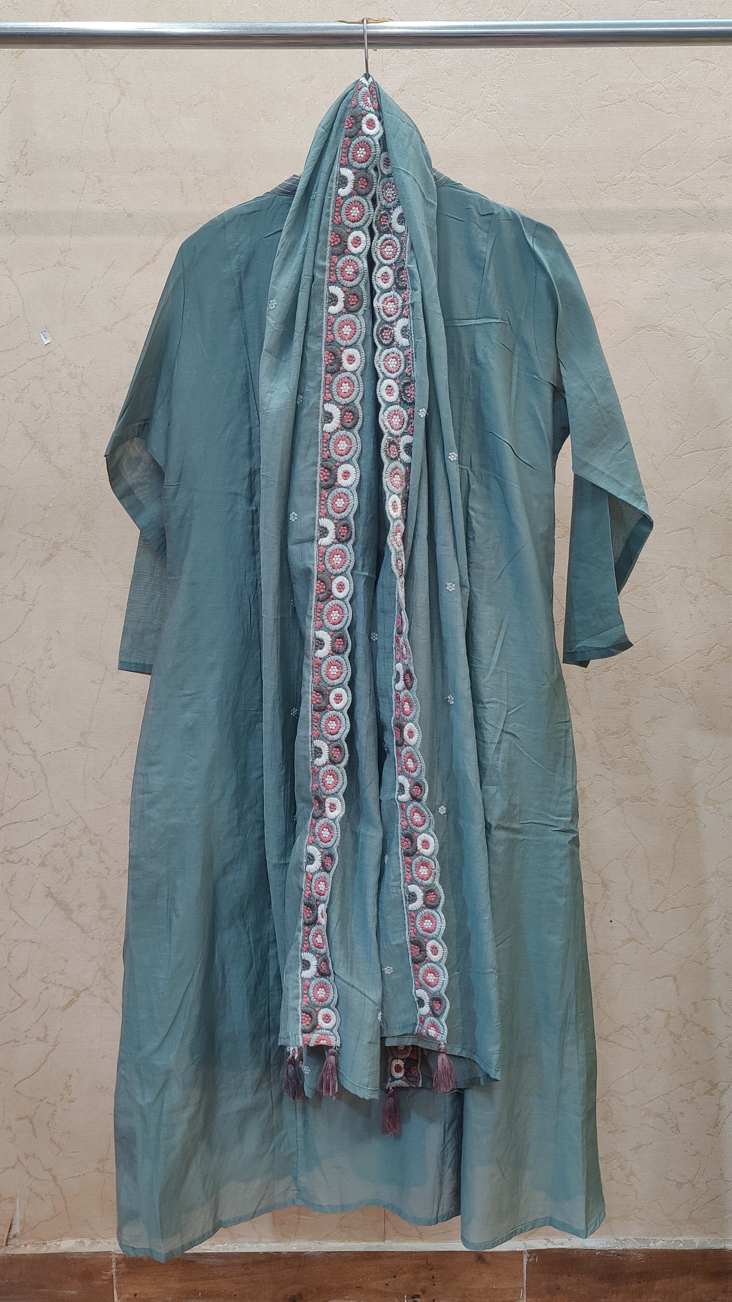 Mul Chanderi kurti with pant and dupatta set M91790GB