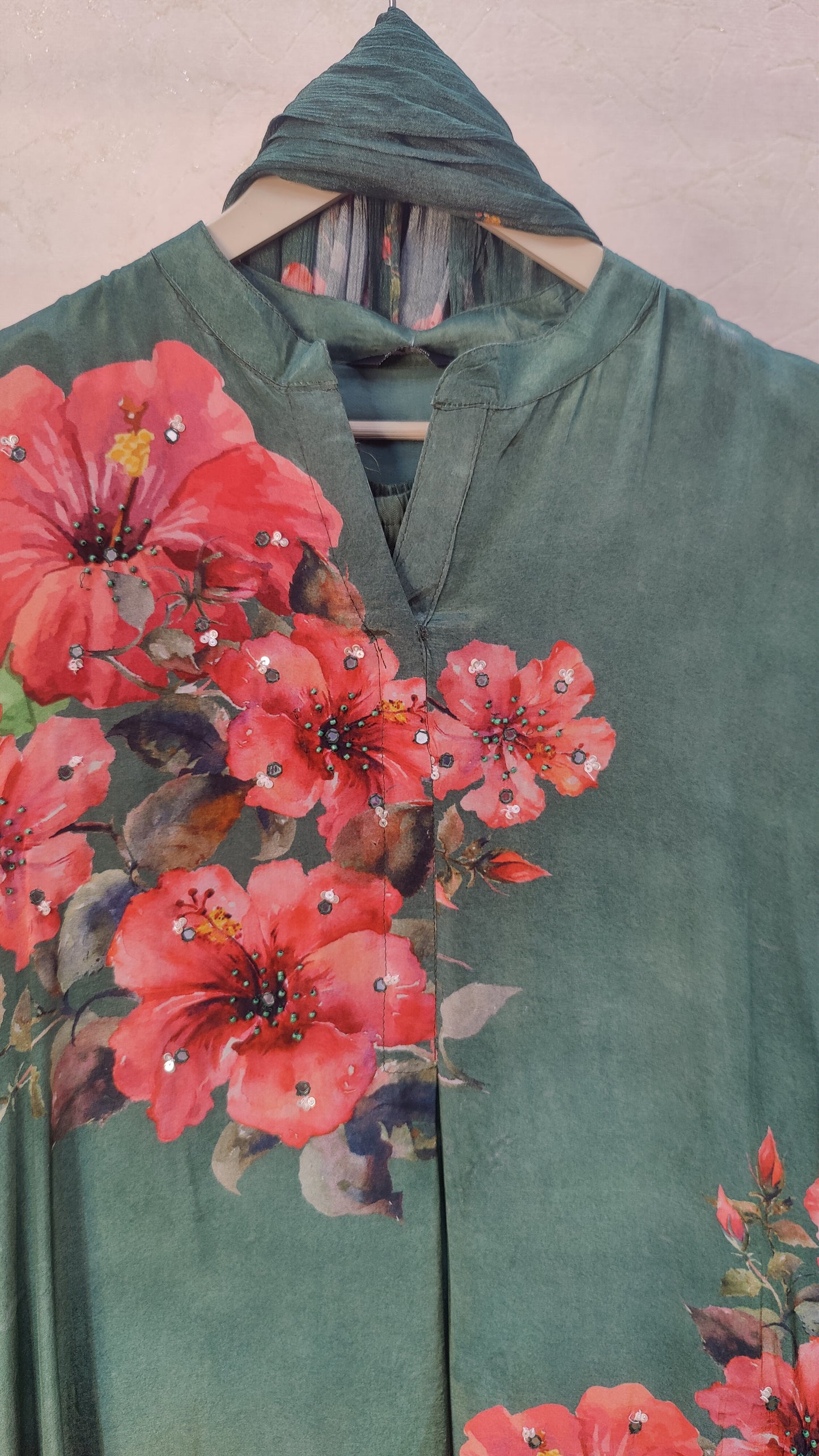 Pure Crape kurti with pant and dupatta set M92100AUR