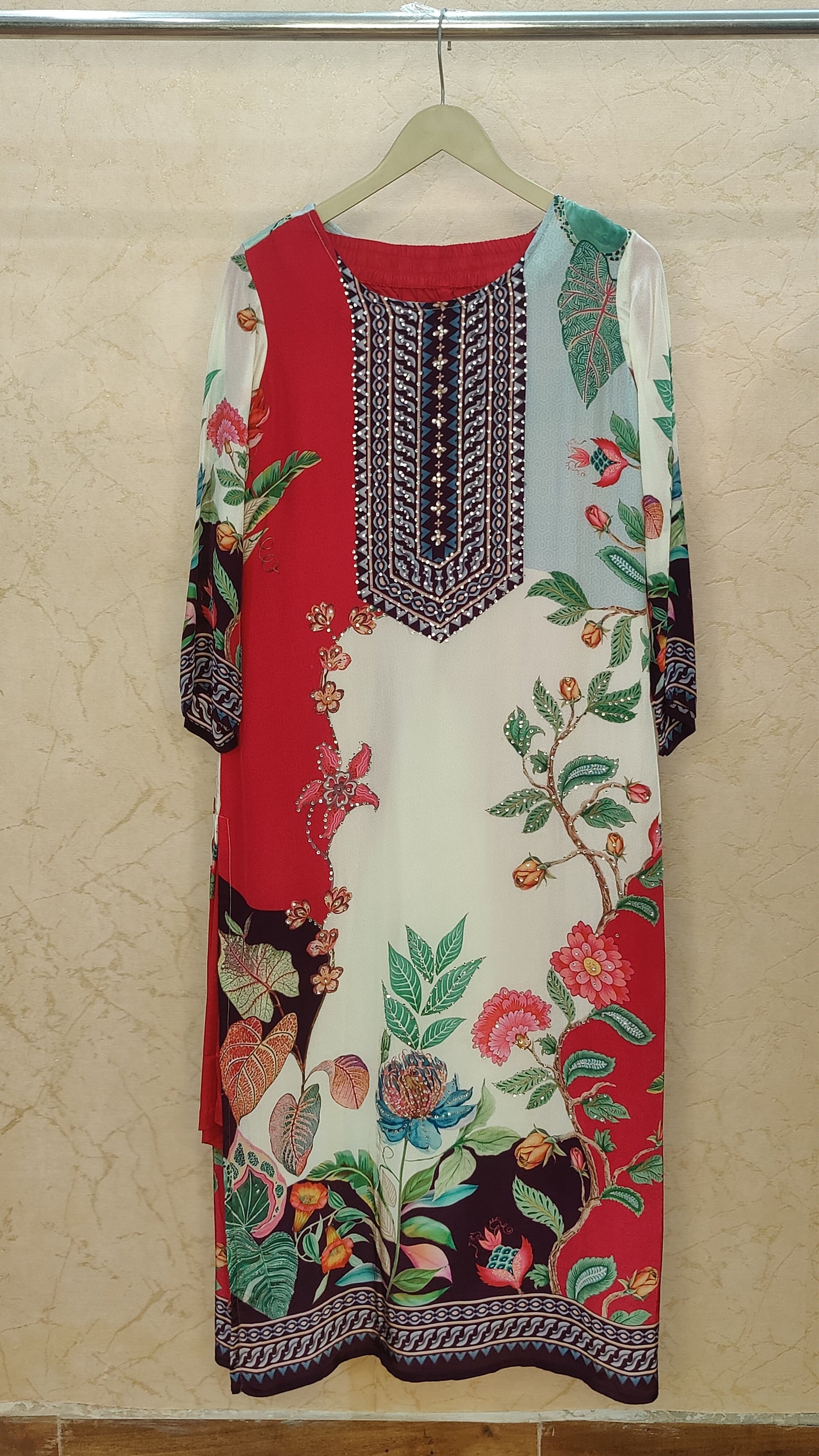 Pure Crape Kurti with pant and dupatta set M91750AUR