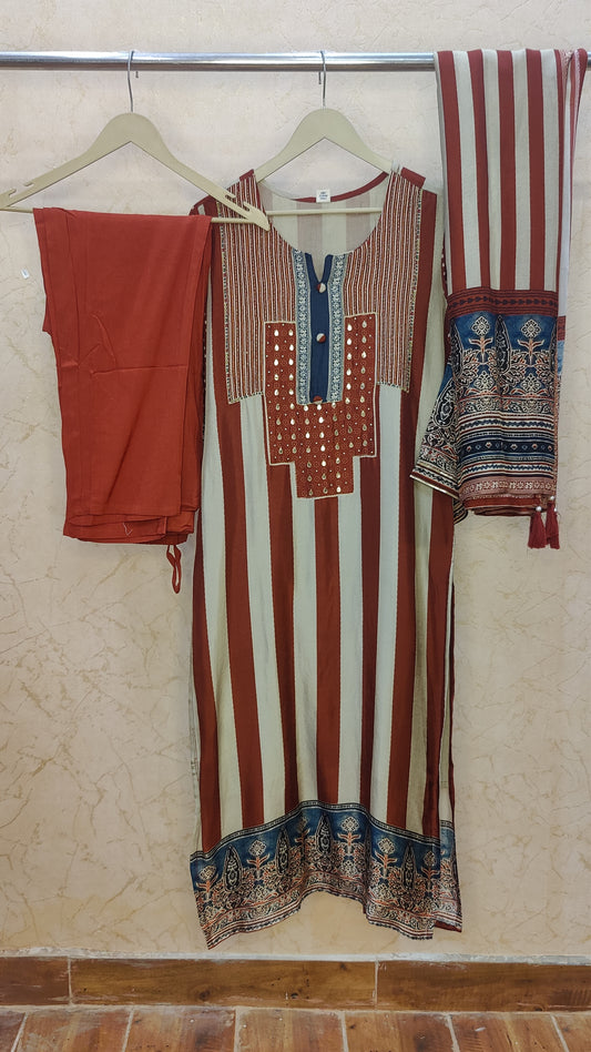 Silk Kurti with pant and Dupatta set. M91850AUR