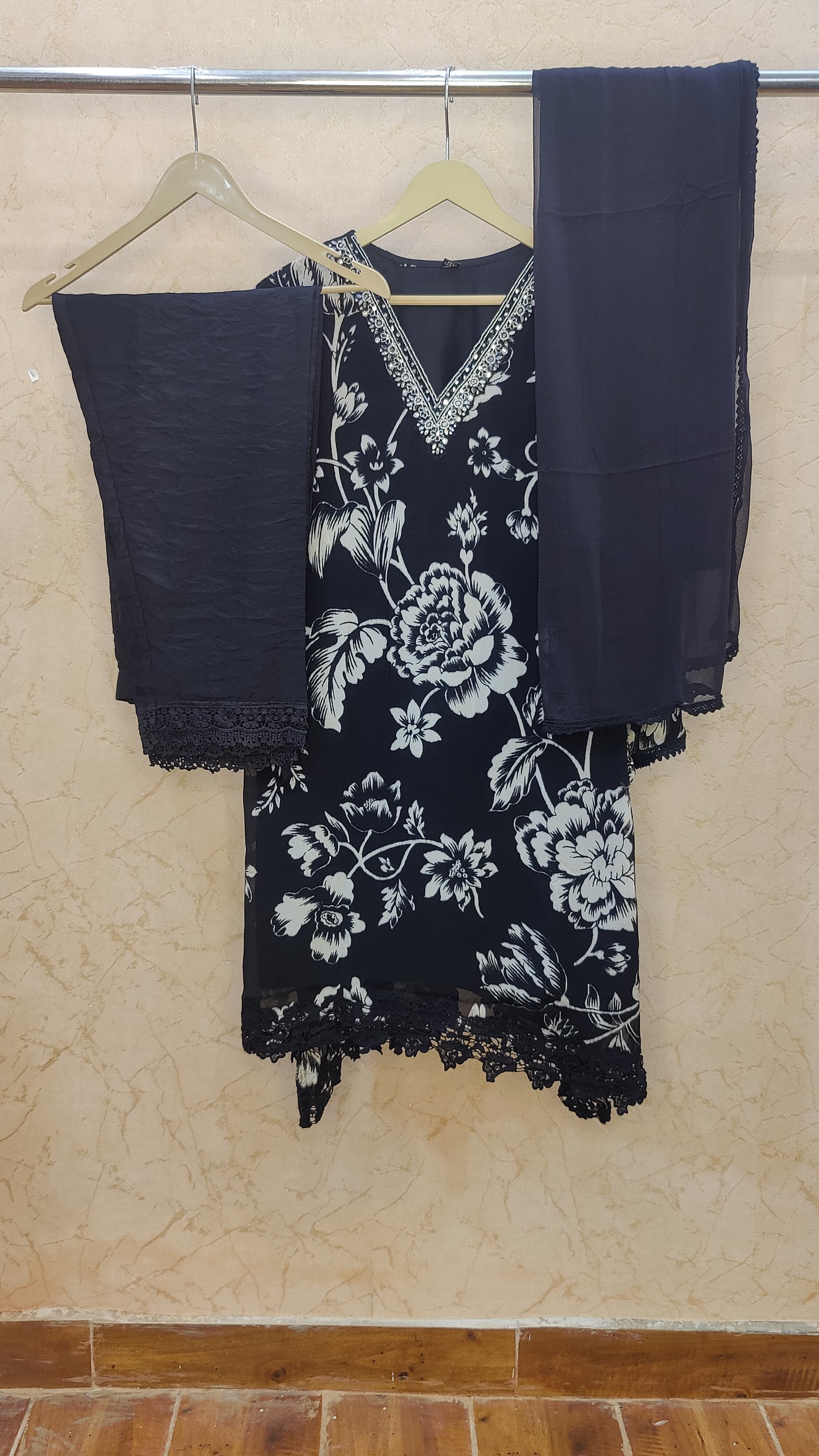 Chinon Kurti with pant and dupatta set M92300AUR