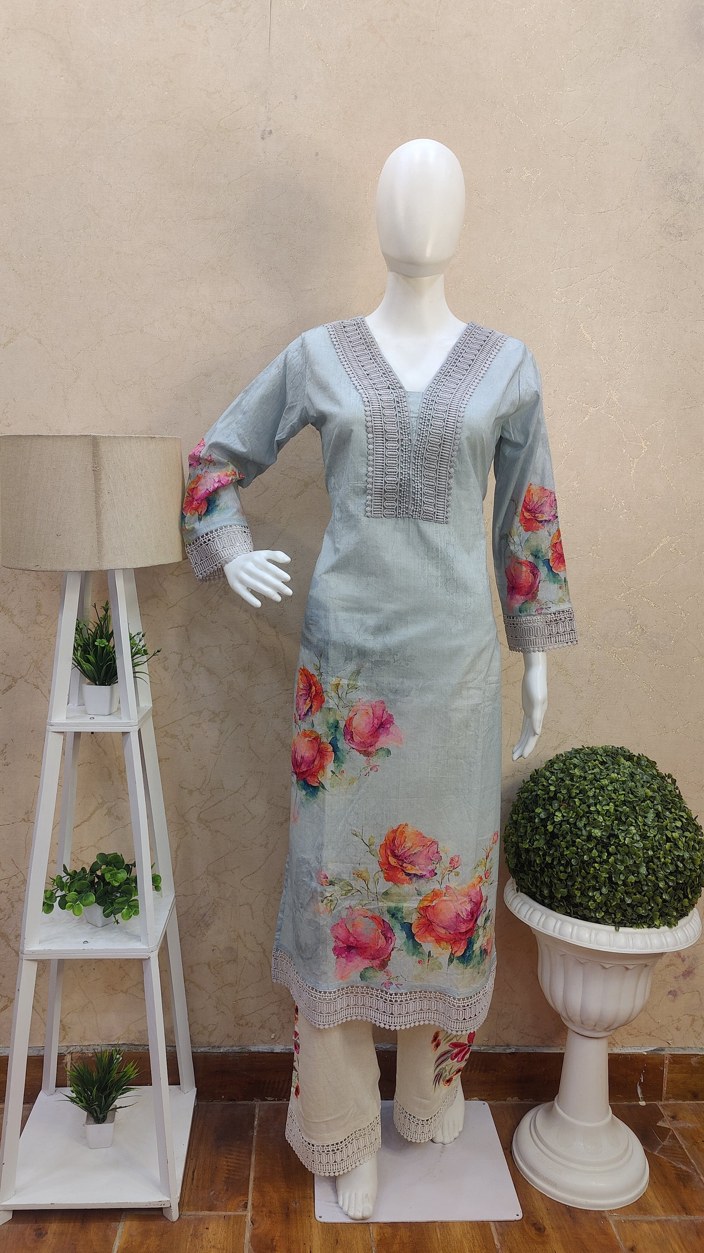 Pure Muslin Kurti with pant and Dupatta GM91750