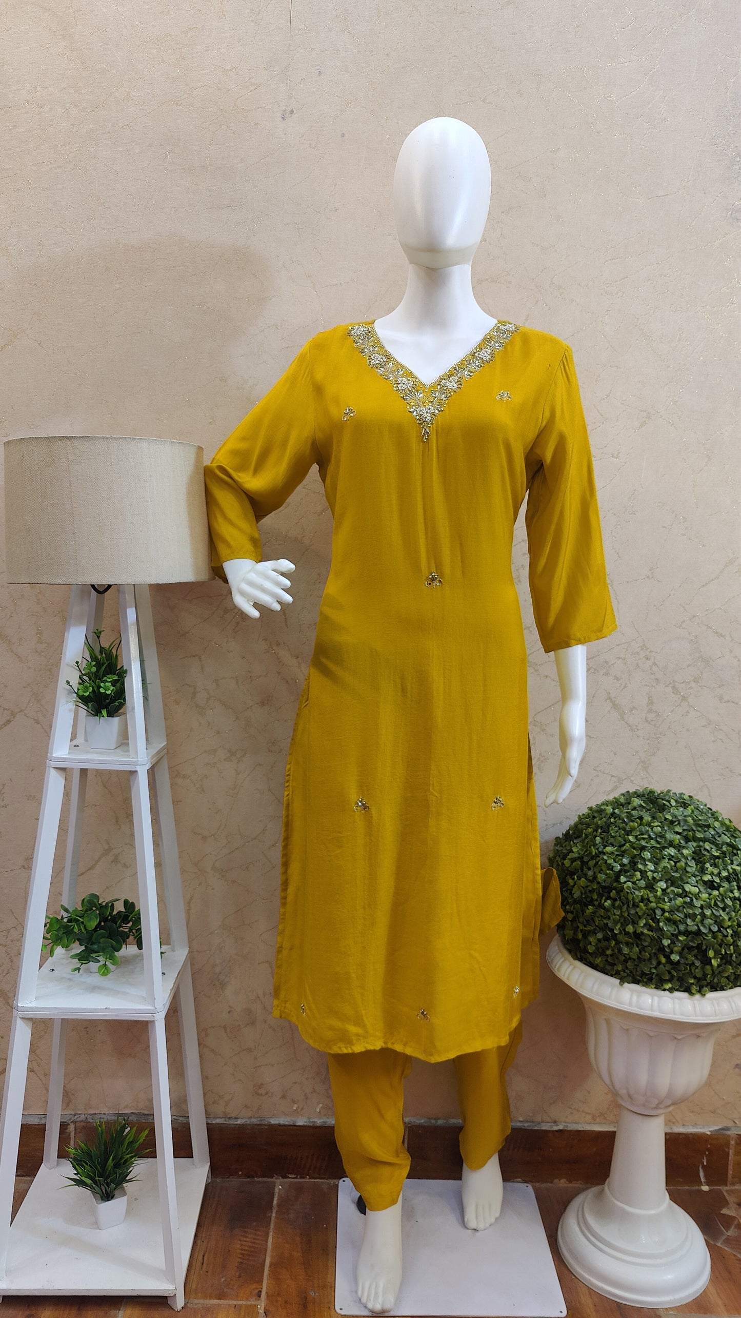 Muslin Kurti with pant and dupatta M91300HK