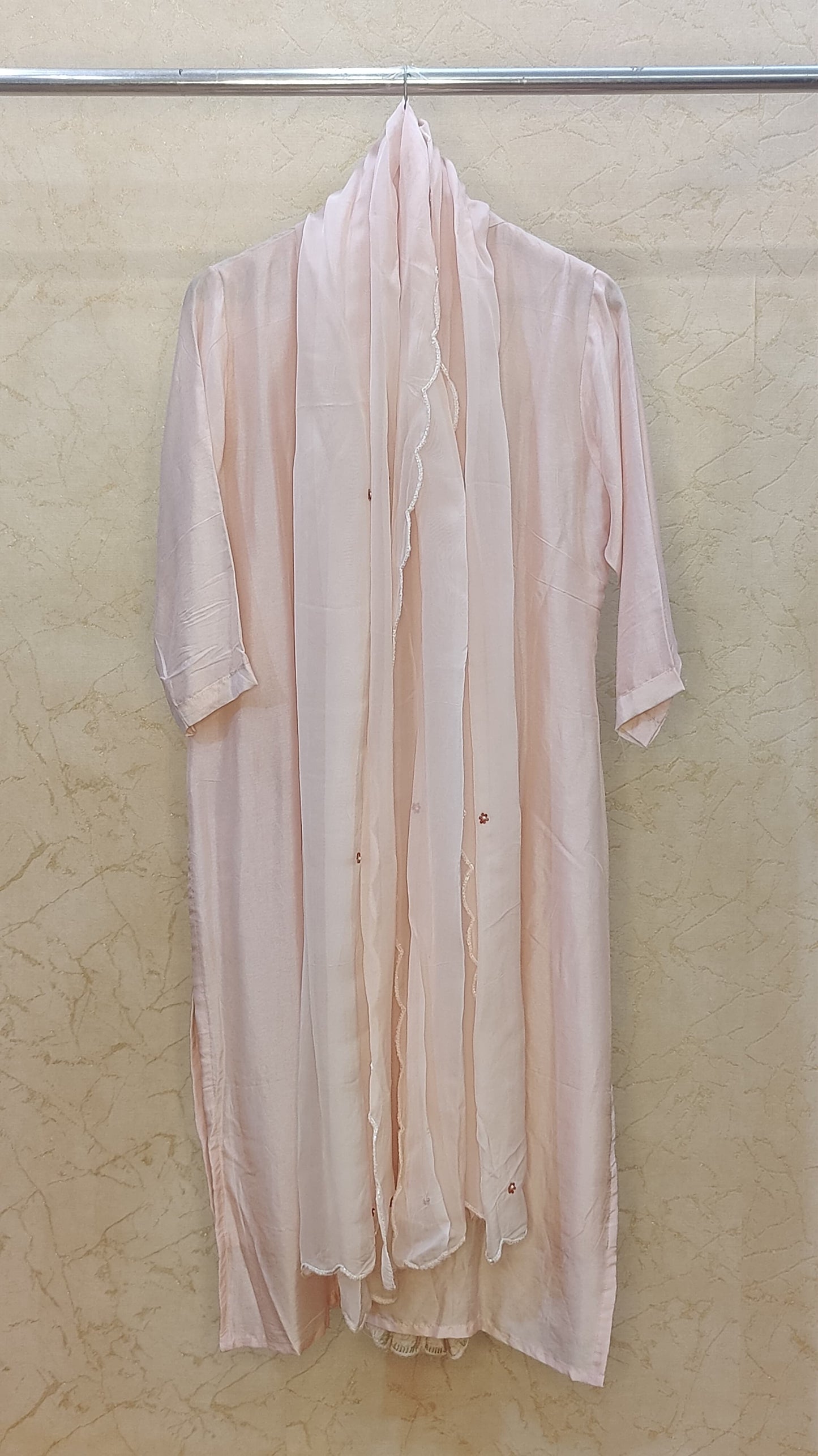 Silk Kurti with pant and dupatta.M92600