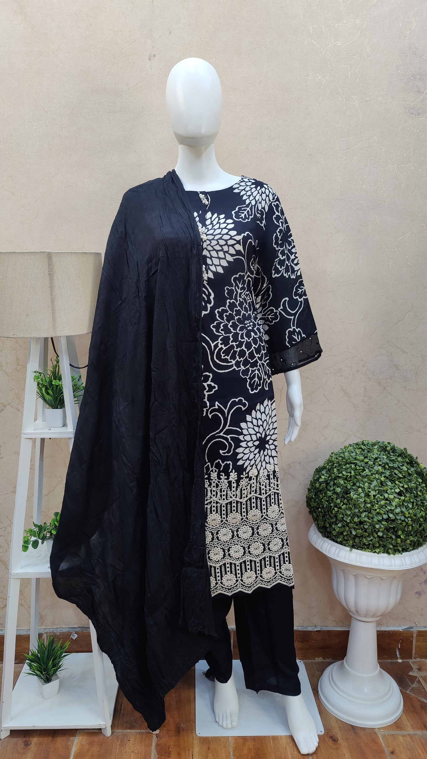 Muslin Kurti with pant and Dupatta M1485MFMUS