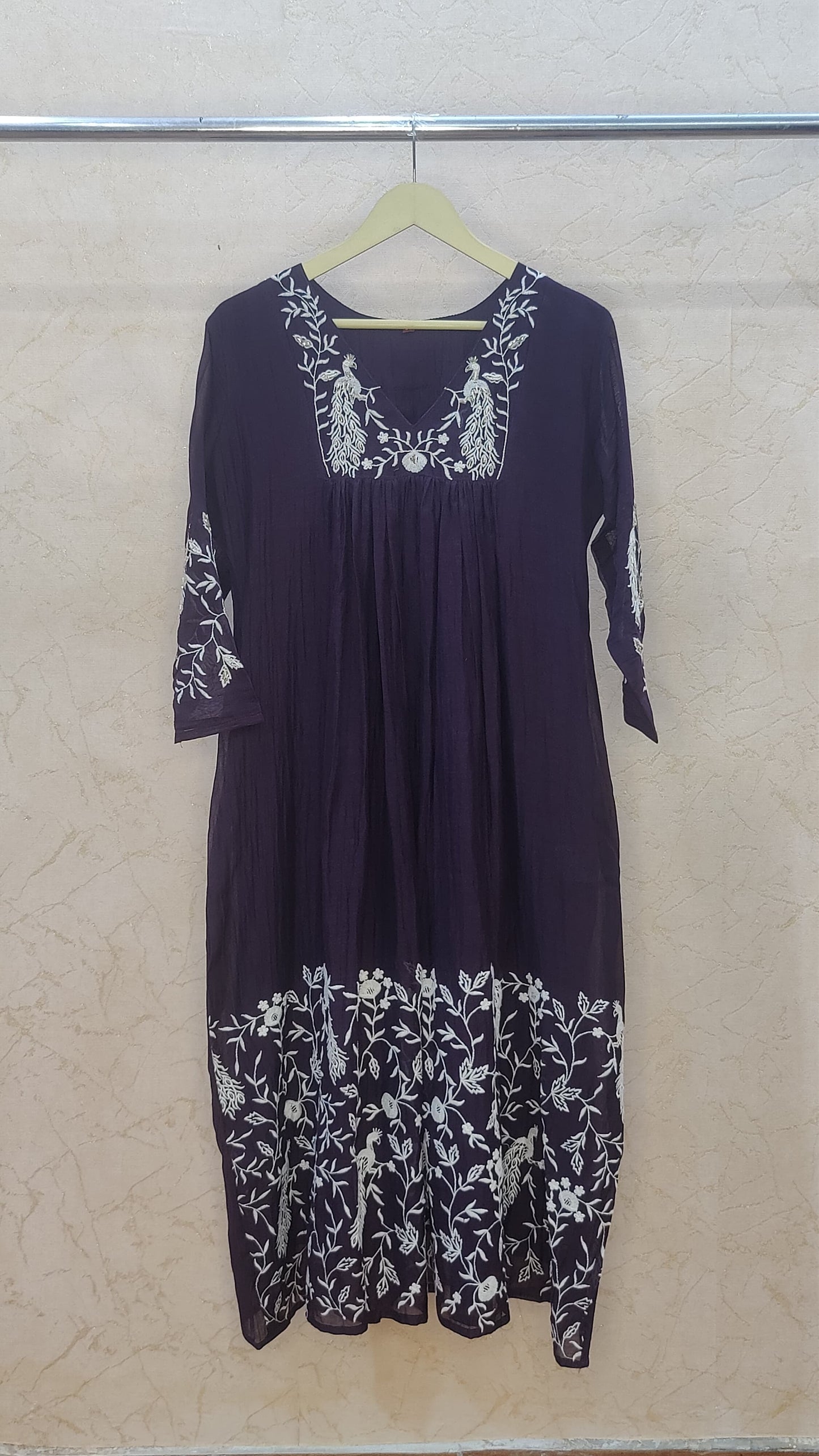 Mul Chanderi Kurti with pant and Dupatta set. M92500RF