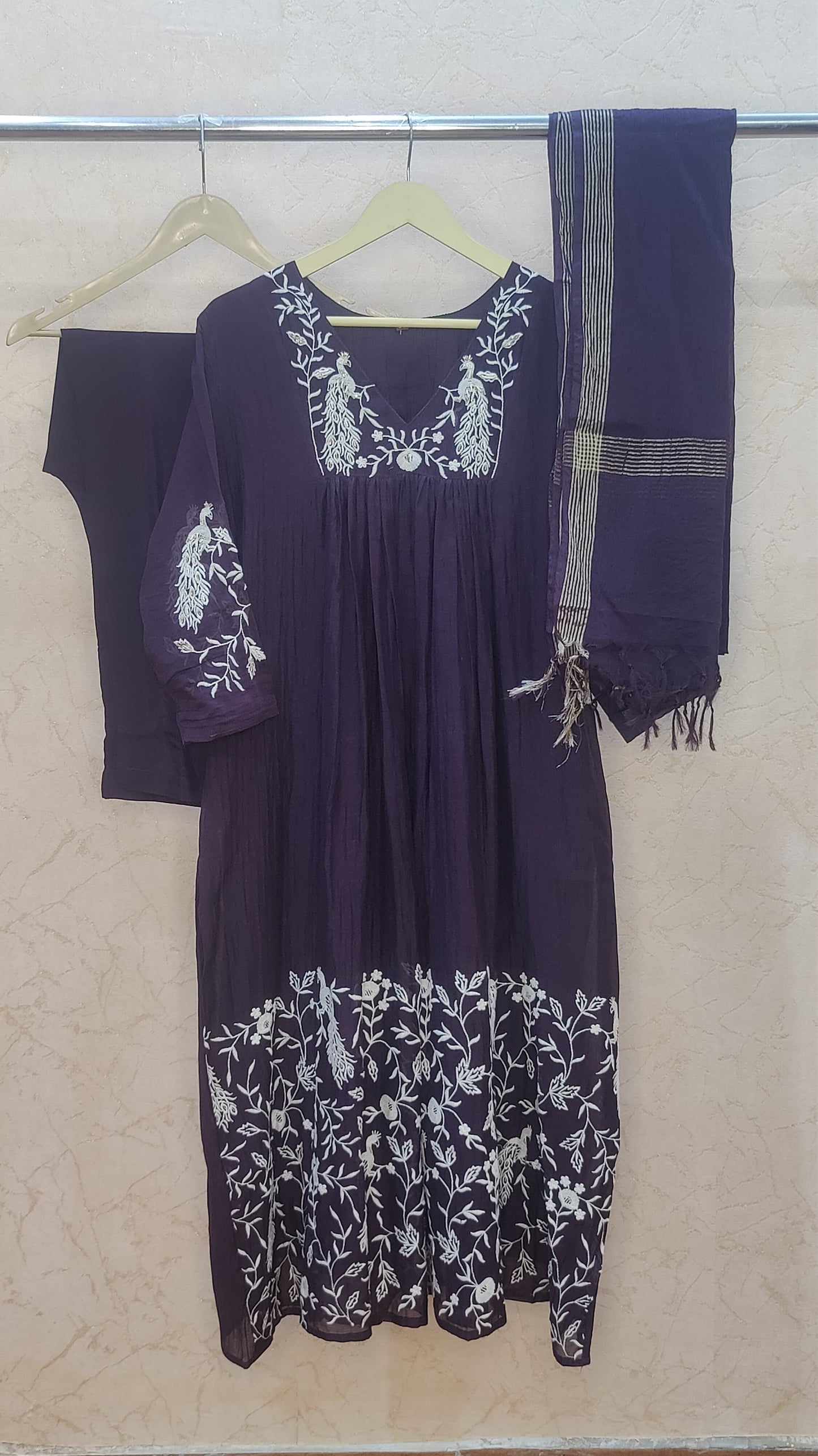 Mul Chanderi Kurti with pant and Dupatta set. M92500RF