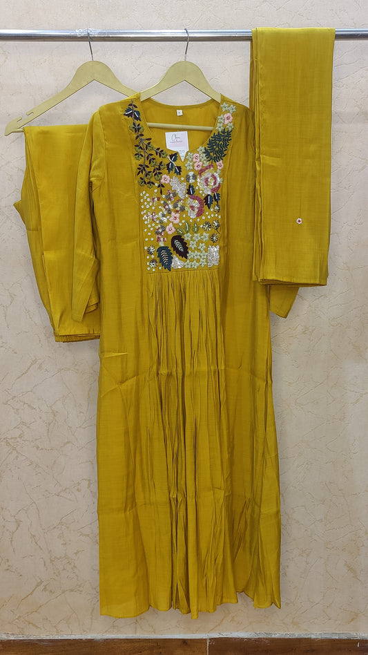 Mul Chanderi Kurti With Pant And Dupatta set M91750SF