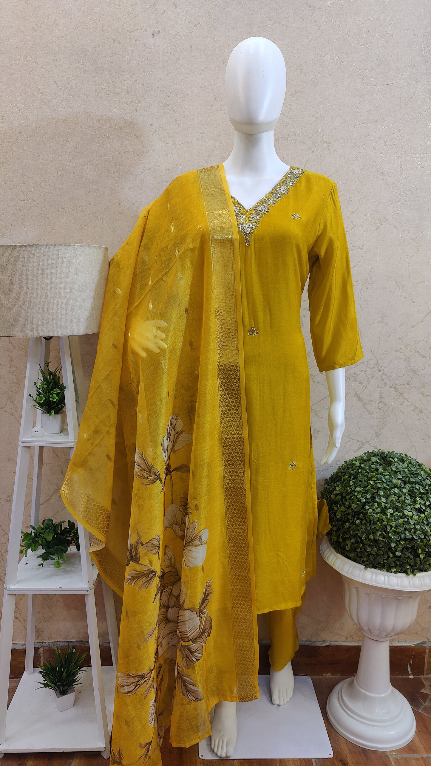 Muslin Kurti with pant and dupatta M91300HK