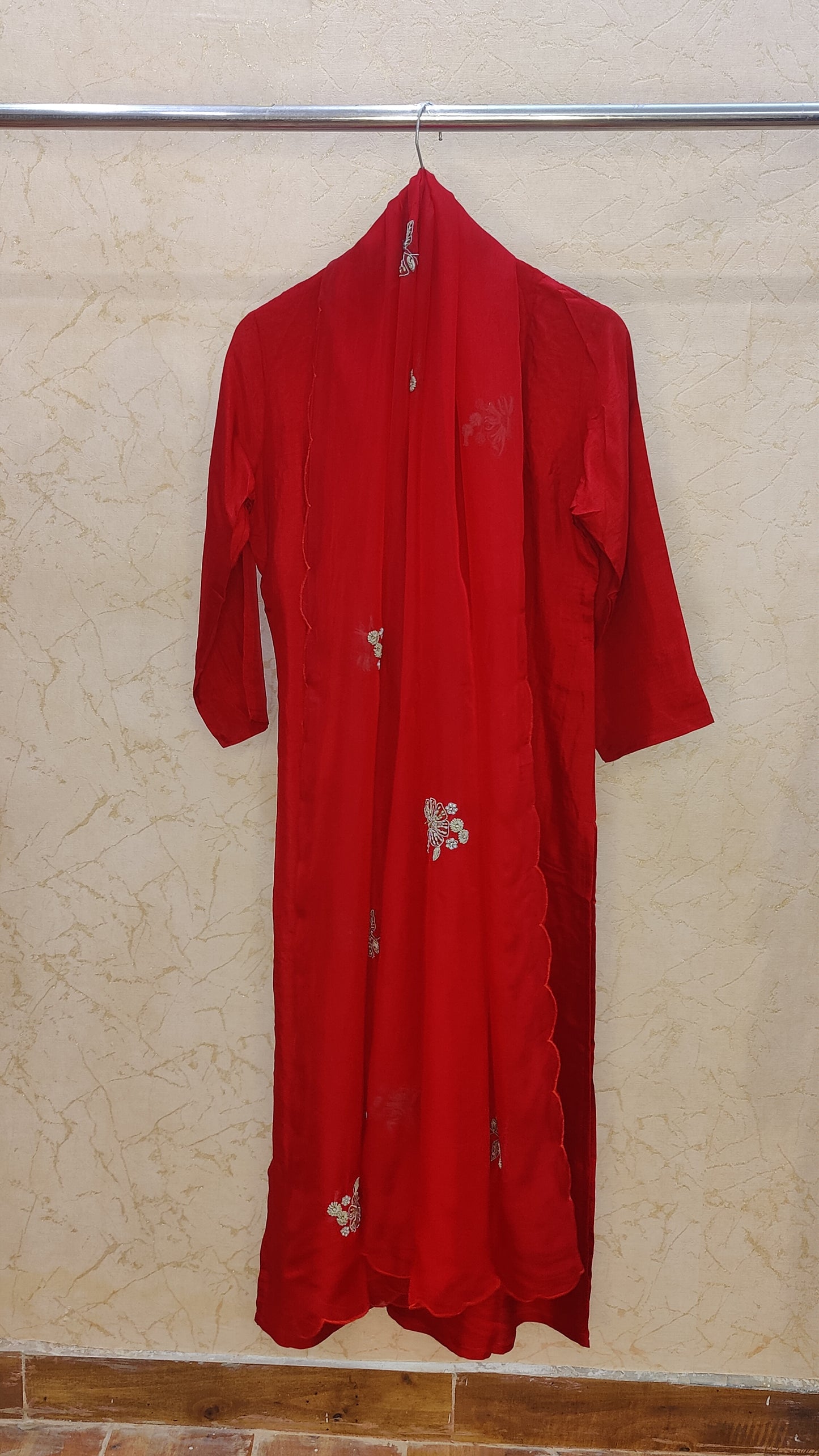 Pure Silk Kurti with pant and dupatta set. M93695