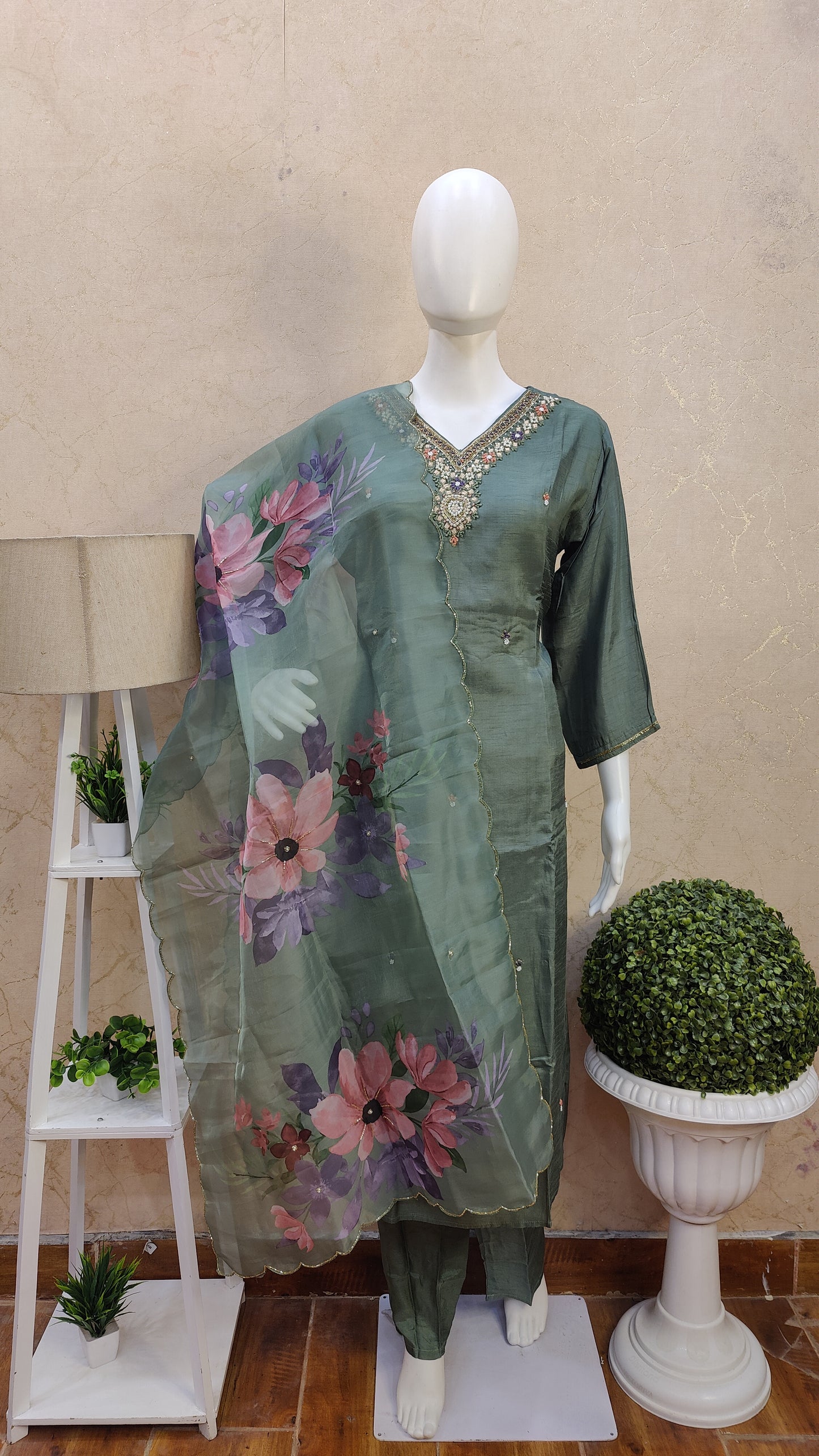 Silk kurti with pant and Dupatta M91565AMTMUSL