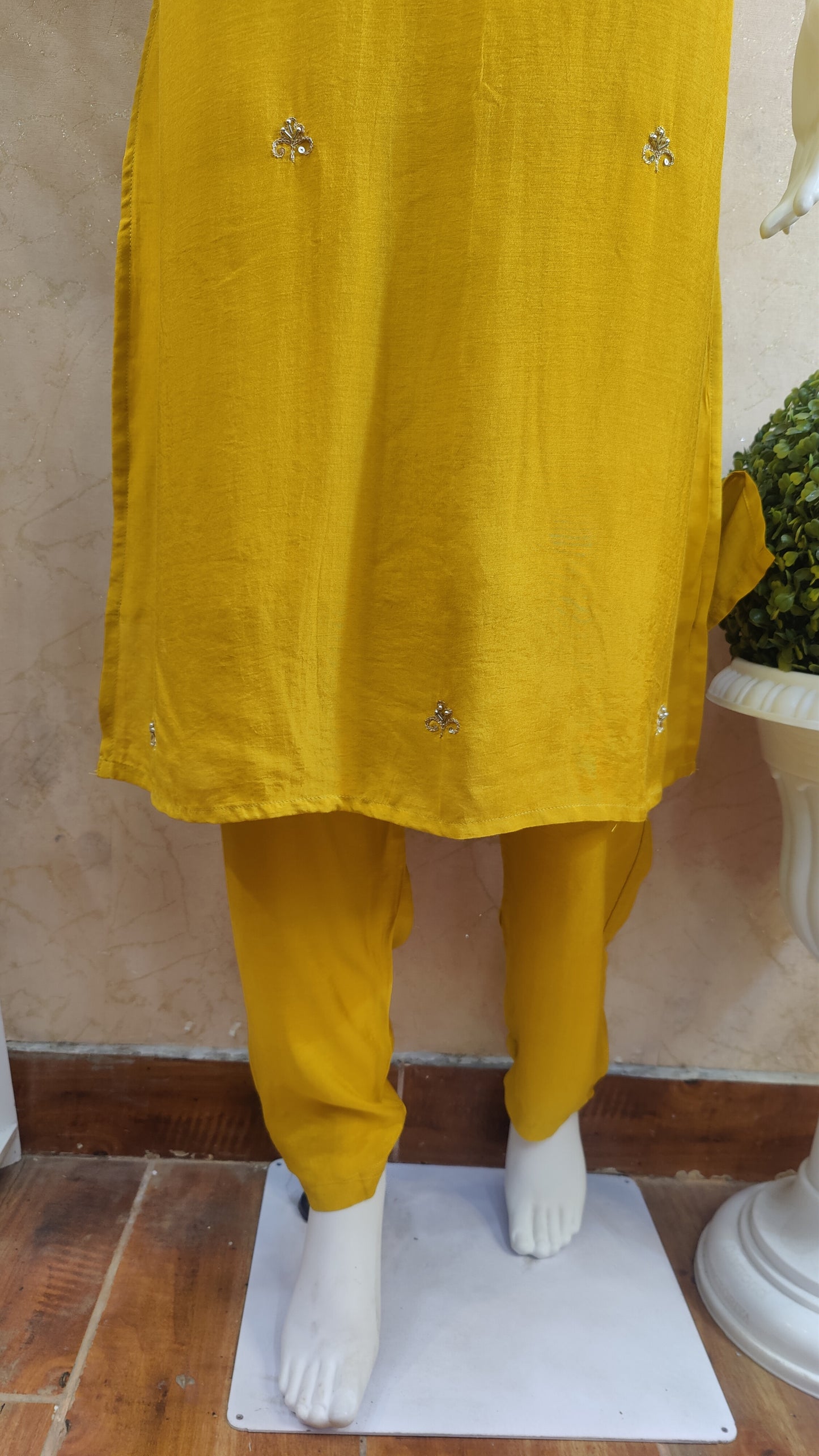 Muslin Kurti with pant and dupatta M91300HK